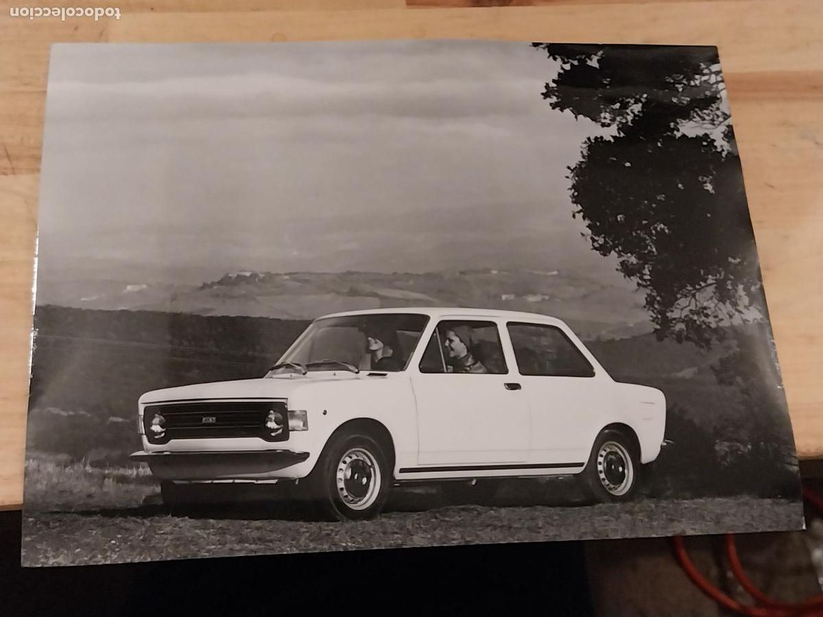 Fotograf&iacute;a antigua: FIAT 128 FOTO PRESS ORIGINAL 23X17,3CMS AUTOMOCION COCHES NATURALEZA