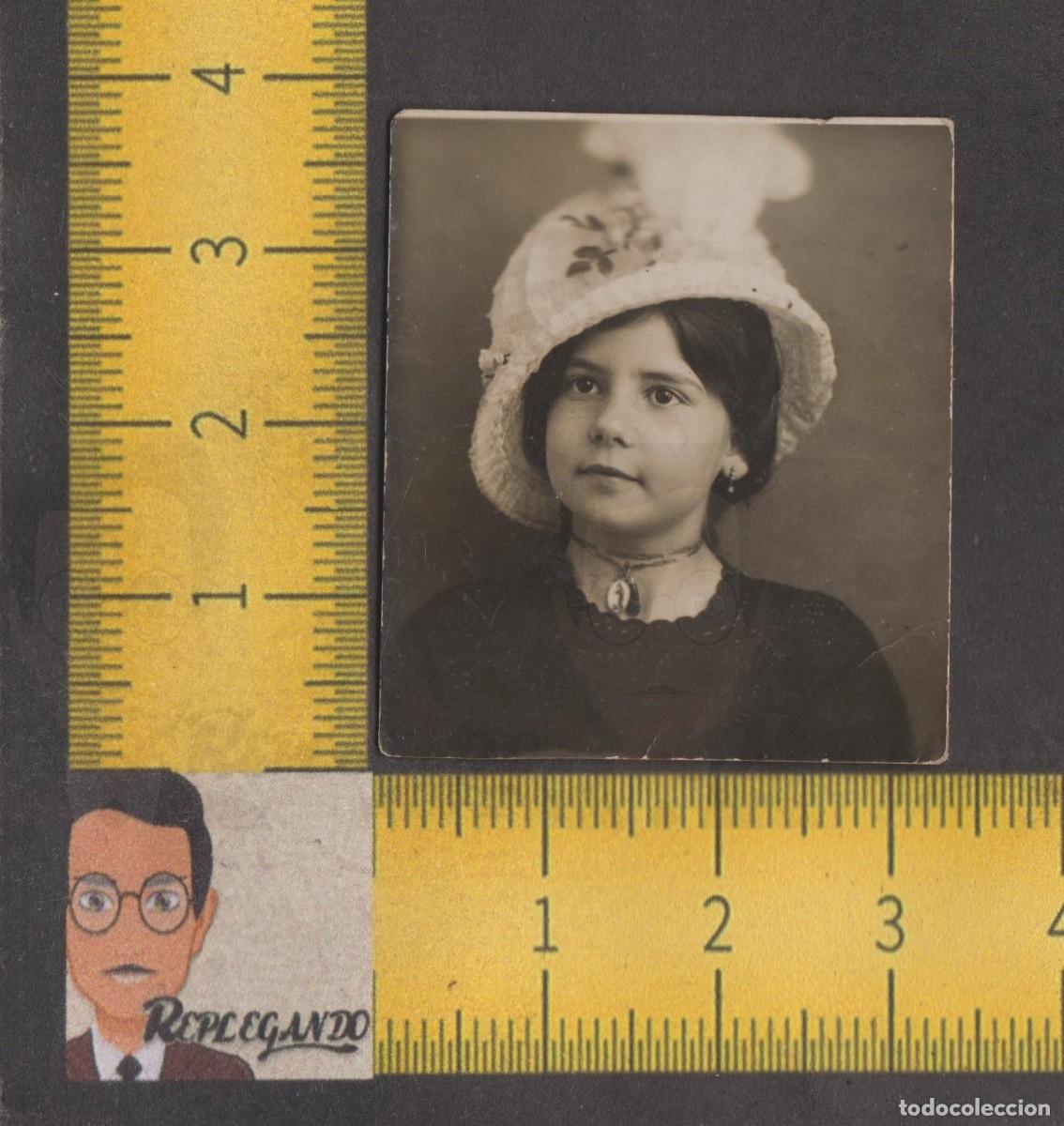 Fotografia antica: FOTOMATON - NI&Ntilde;A COLGANTE Y SOMBRERO BLANCO - FOTO ANTIGUA CARNET BLANCO NEGRO - PHOTOMATON A&Ntilde;OS 40