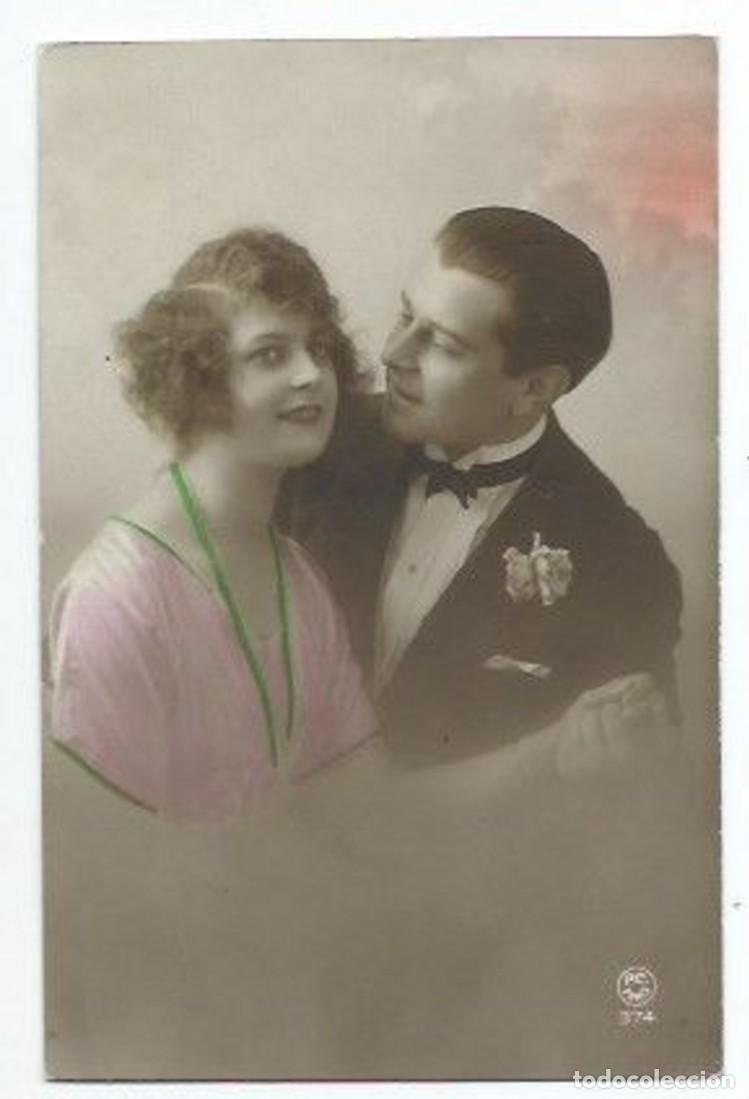 Fotograf&iacute;a antigua: &rdquo; PAREJA DE ENAMORADOS &rdquo;.- ILUSTRACION DE EPOCA.- P.C. PARIS