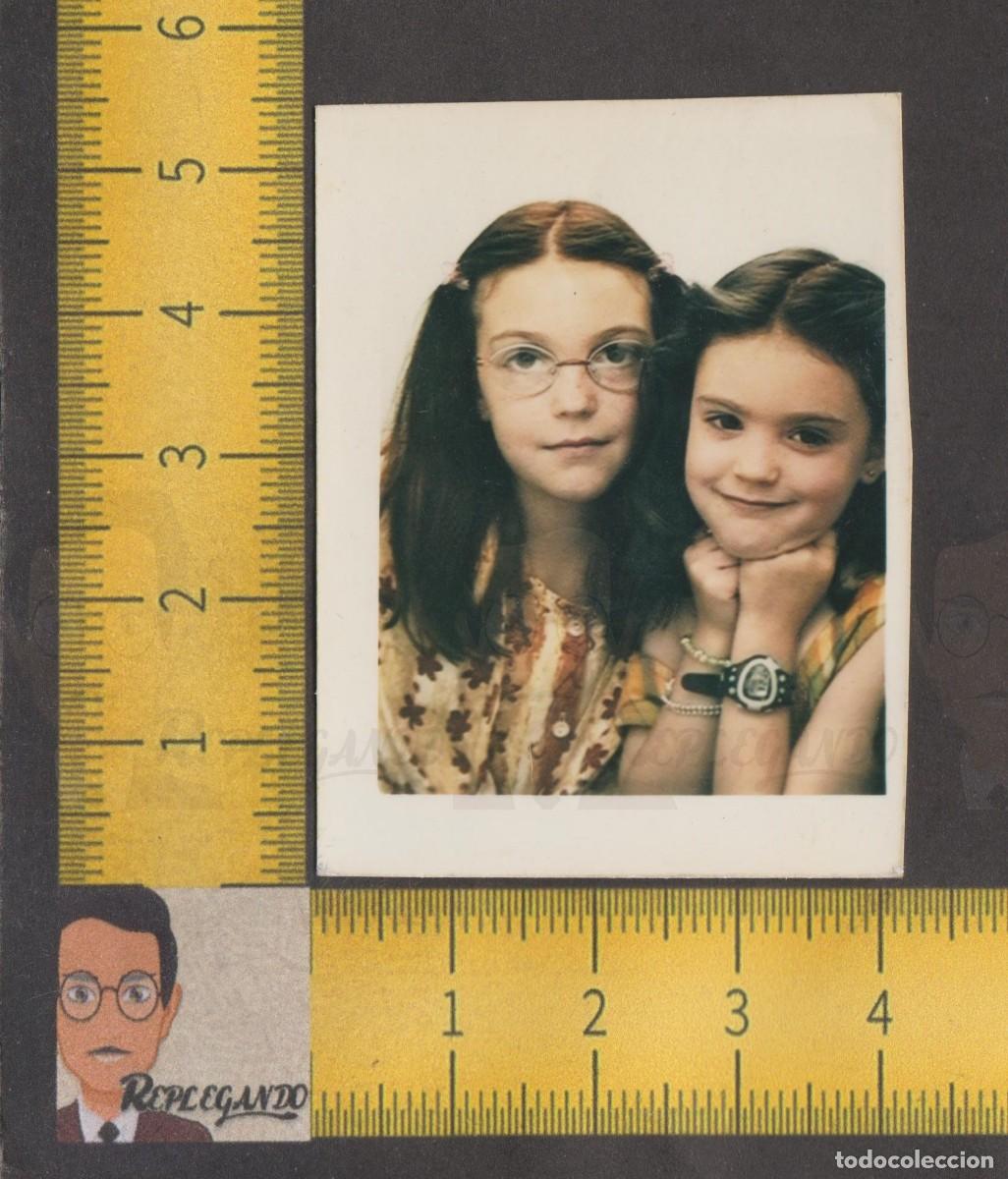 Fotografia antica: FOTOMATON - PAREJA SIMP&Aacute;TICAS NI&Ntilde;AS HERMANAS - FOTO ANTIGUA TIPO CARNET - PHOTOMATON A&Ntilde;OS 90