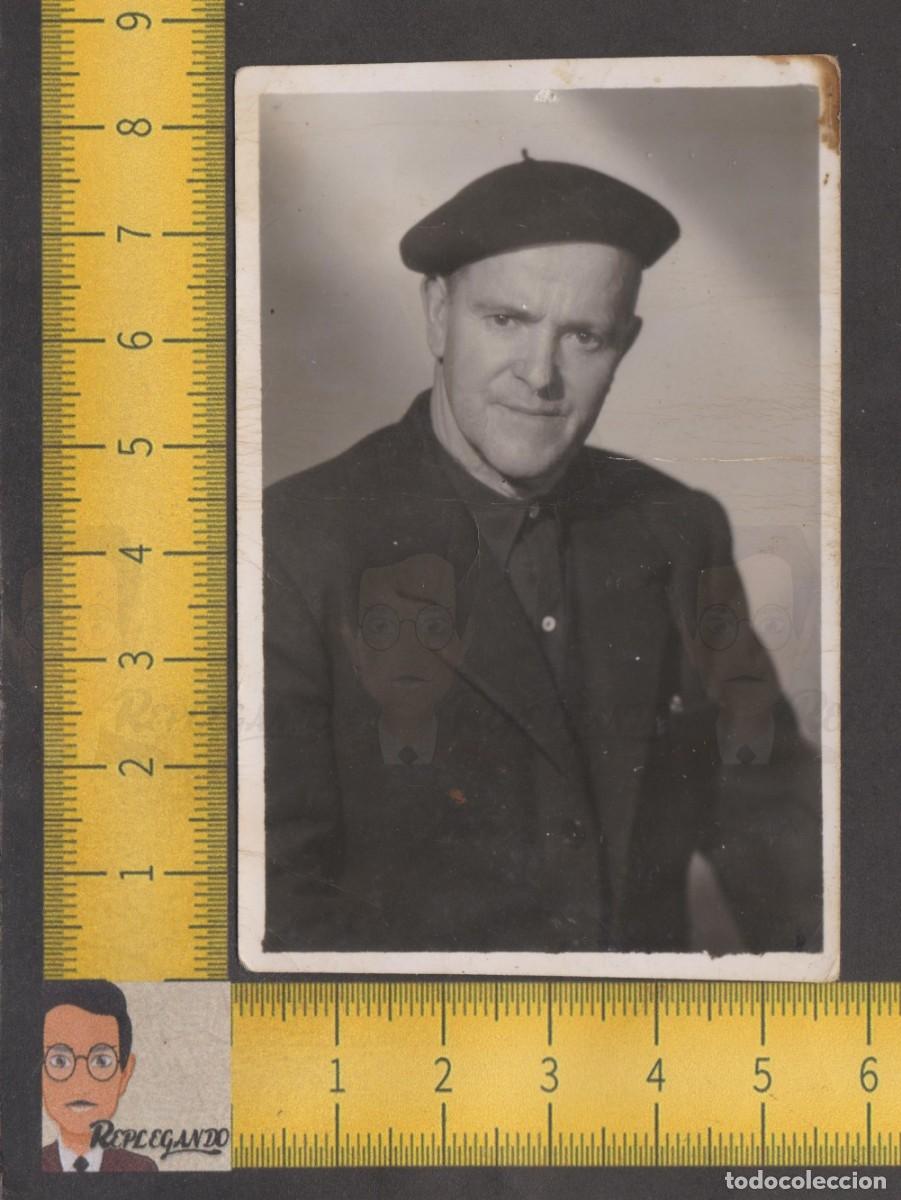 Fotografia antica: RETRATO HOMBRE POSANDO CON TRAJE NEGRO Y BOINA - FOTO ANTIGUA ESTUDIO A&Ntilde;OS 50 - COSTUMBRISMO ESPA&Ntilde;A
