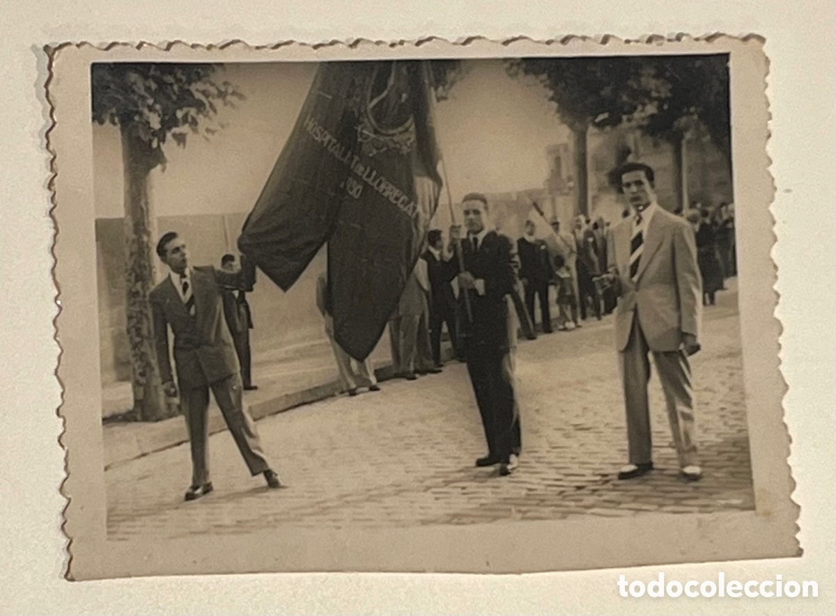 Fotograf&iacute;a antigua: FOTOGRAF&Iacute;A: DESFILE EN HOSPITALET DE LLOBREGAT (1930)