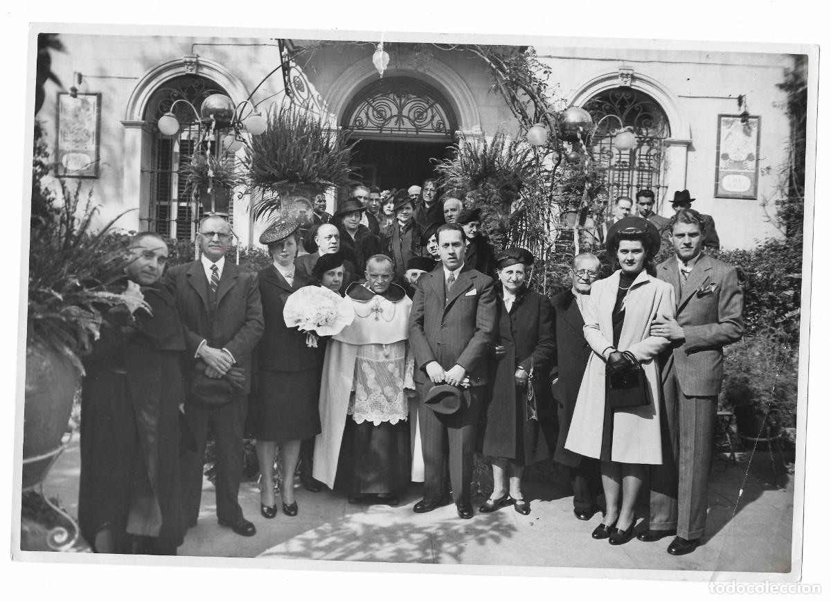 Fotografia antiga: FOTO FAMILIAR A&Ntilde;OS 60 *AL SALIR DE MISA* - FOTO-INFORM BRANGUL&Iacute; - BARCELONA