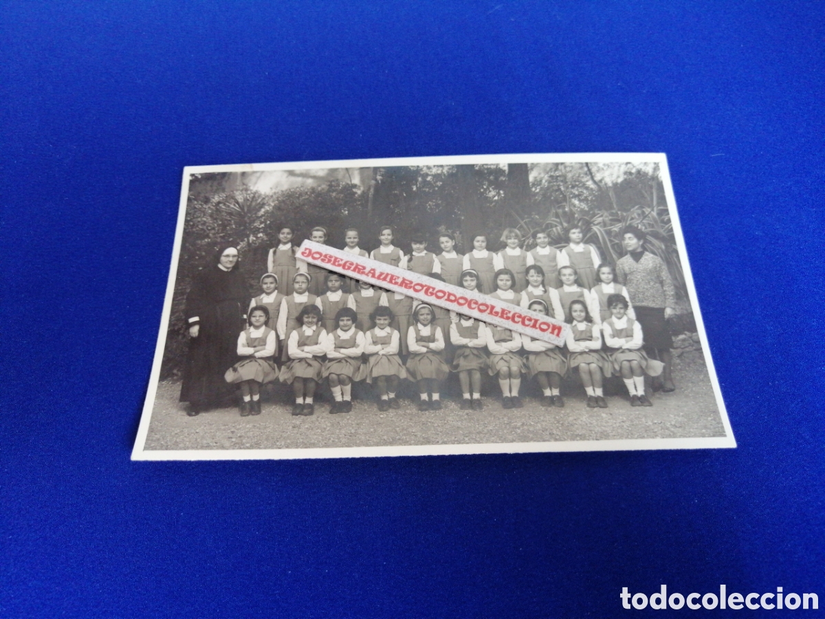 Fotograf&iacute;a antigua: COLEGIO DE MONJAS NI&Ntilde;AS POSANDO CURSO (&iquest;&iquest;COLEGIO BAYO??
