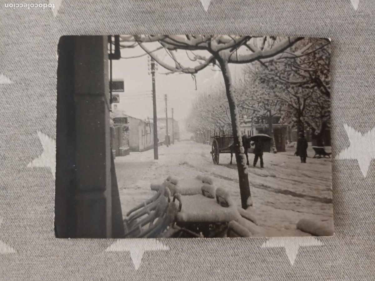 Fotograf&iacute;a antigua: ANTIGUA FOTOGRAFIA LA SEU D'URGELL 1956. PASEO NEVADO Y CARRO