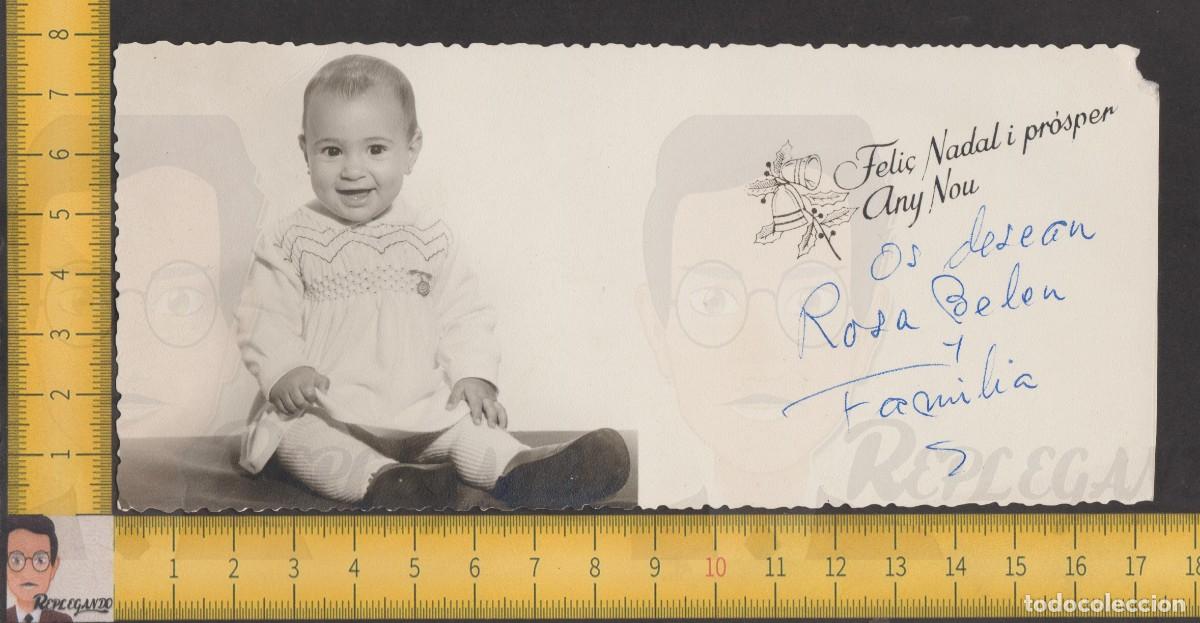 Fotografia antica: SIMP&Aacute;TICA NI&Ntilde;A SONRIENDO - FELICITACI&Oacute;N NAVIDAD - FOTO ANTIGUA ESTUDIO A&Ntilde;OS 60 - INFANCIA CATALUNYA