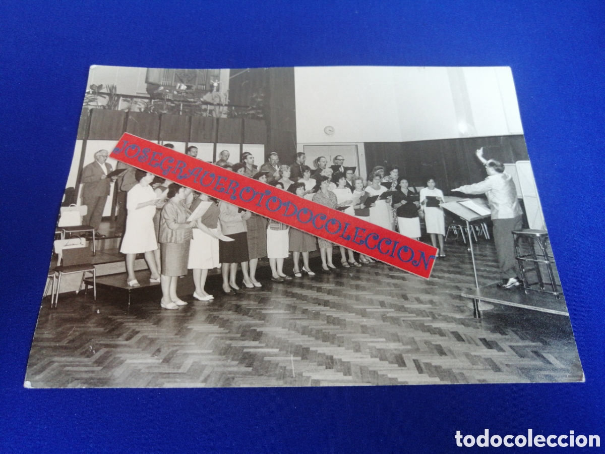 Fotografia antica: CORO CANTANDO CON DIRECTOR DIRIGIENDO FOTOGRAF&Iacute;A ANTIGUA SIGLO PASADO
