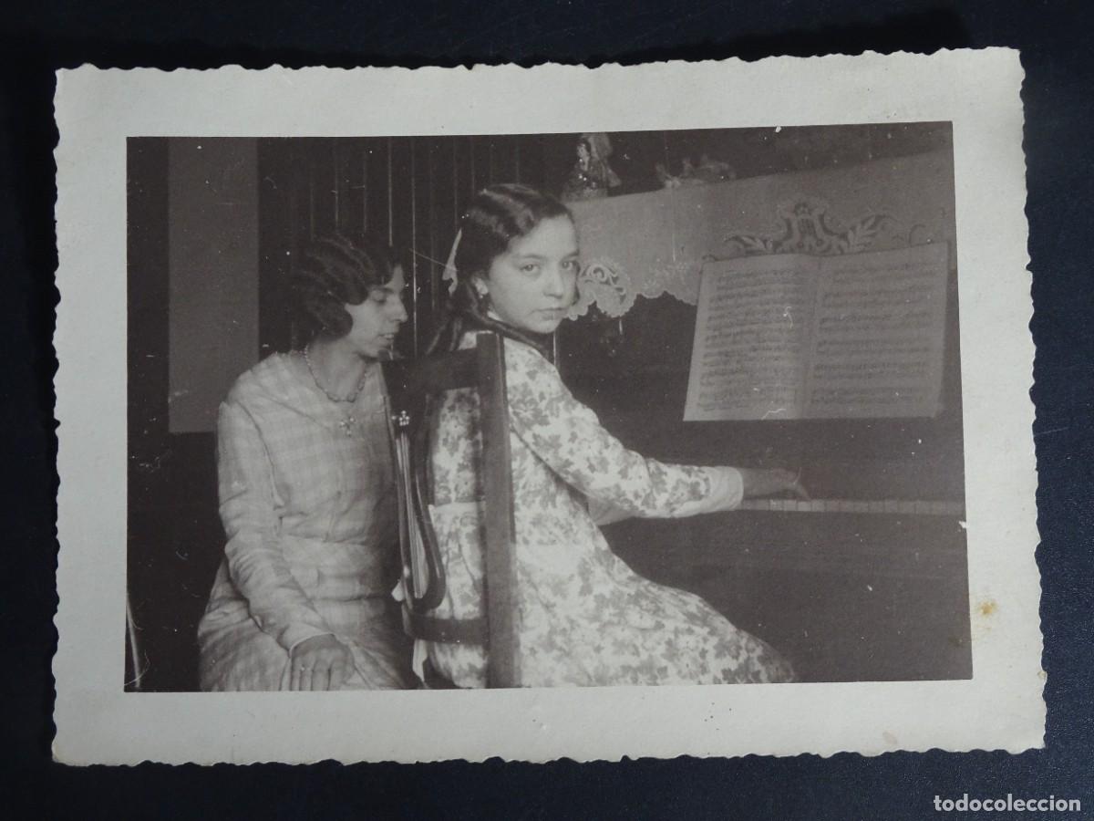 Fotograf&iacute;a antigua: ANTIGUA FOTOGRAF&Iacute;A, NI&Ntilde;A PIANO, B/N, VER FOTOS