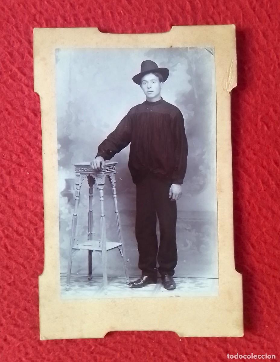 Alte Fotografie: ANTIGUA FOTOGRAF&Iacute;A PHOTO HOMBRE VESTIDO DE LUTO NEGRO CON SOMBRERO WITH HAT MEN DRESSED IN BLACK....