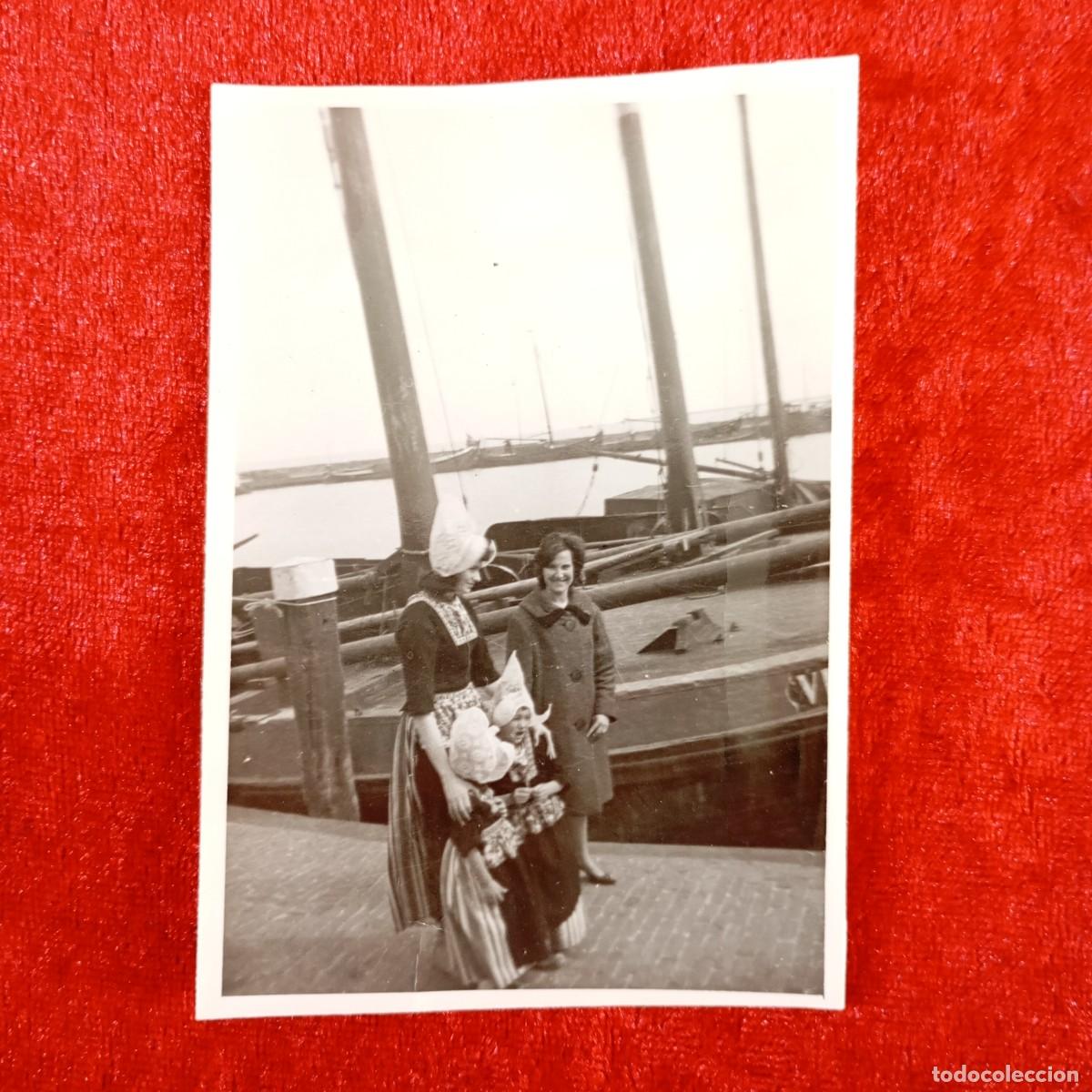 Fotografia antiga: FOTOGRAF&Iacute;A ANTIGUA - NI&Ntilde;AS Y MUJER CON VESTIDO TRADICIONAL - A&Ntilde;OS 30 - BLANCO Y NEGRO / 5128