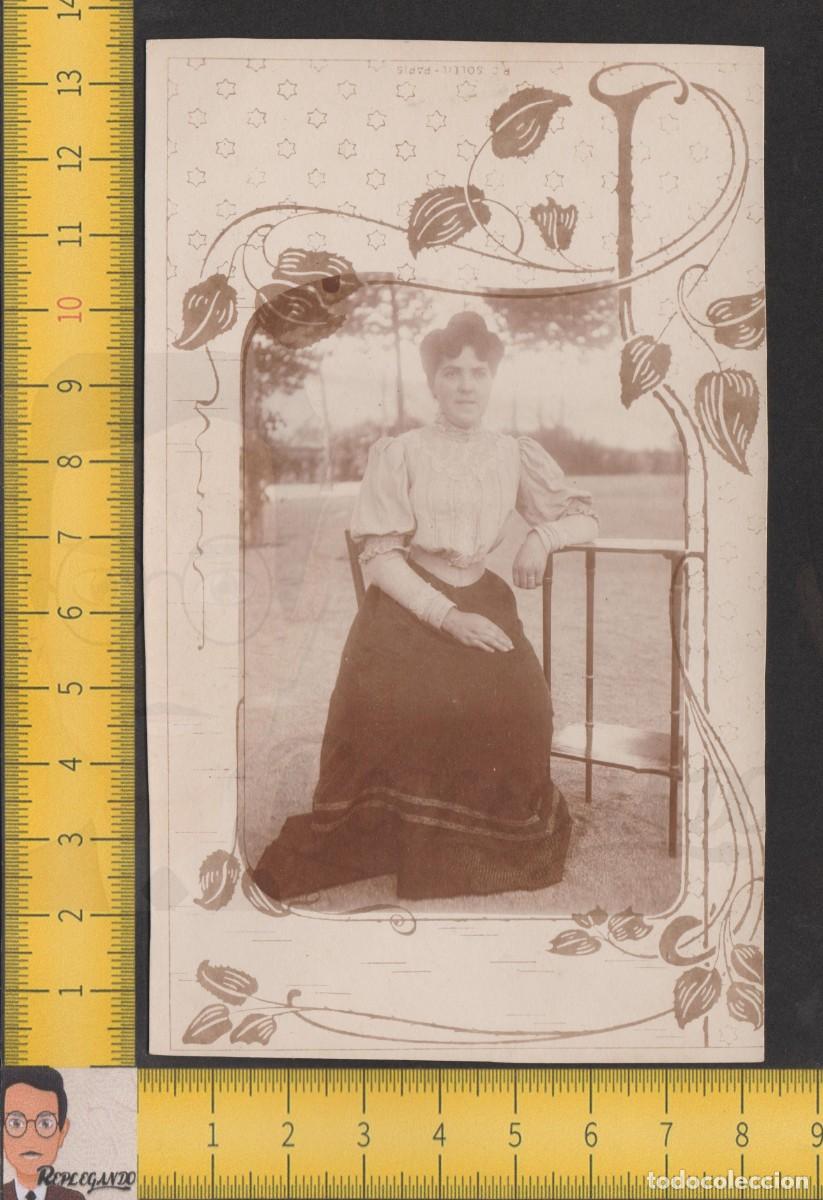 Fotografia antica: MUJER POSA SENTADA EN CAMPO CON TRAJE &Eacute;POCA - FOTO POSTAL ANTIGUA A&Ntilde;OS 20 - ESPA&Ntilde;A CHICA MODA