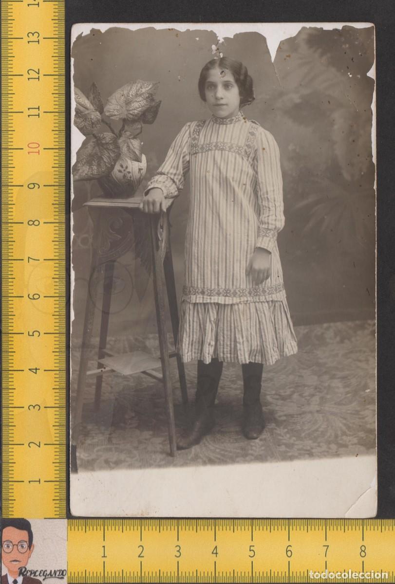 Antique Photography: NI&Ntilde;A VESTIDO A RAYAS POSA JUNTO A MACETA CON PLANTA - FOTO ANTIGUA ESTUDIO A&Ntilde;OS 10 - ESPA&Ntilde;A 001