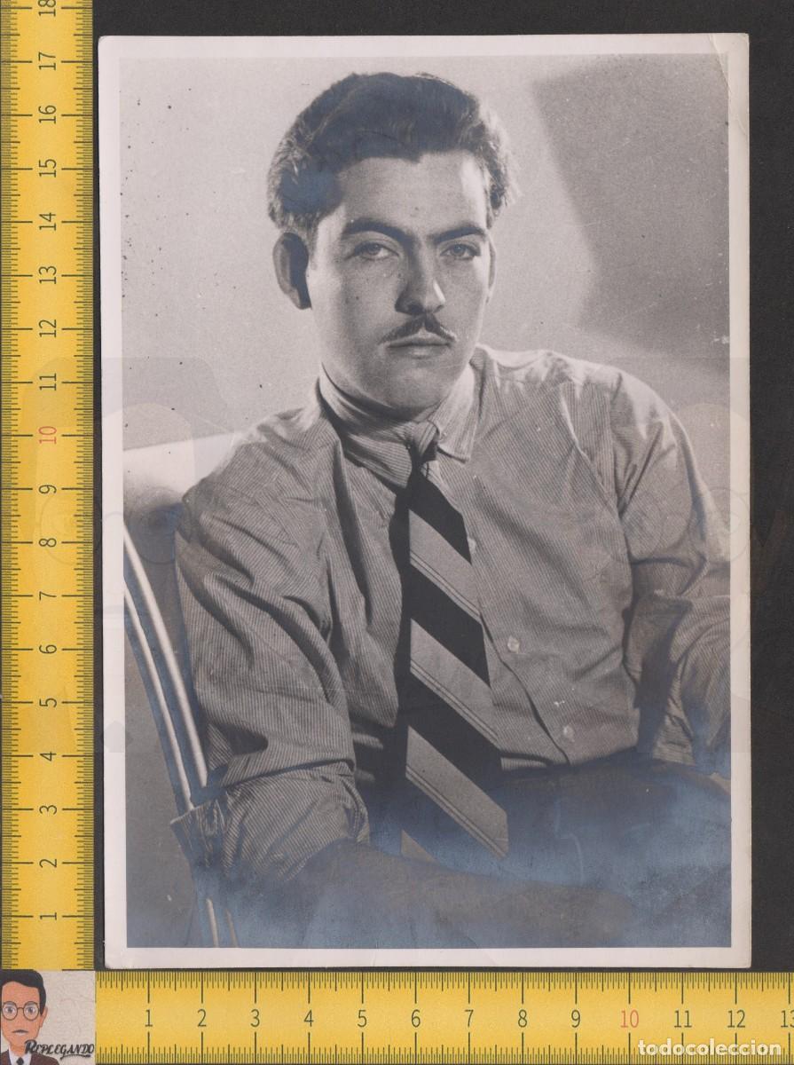 Fotograf&iacute;a antigua: RETRATO SEXY GUAPO CHICO JOVEN BIGOTE CORBATA A RAYAS - FOTO ANTIGUA A&Ntilde;OS 60 - HOMBRE LGTB ESPA&Ntilde;A