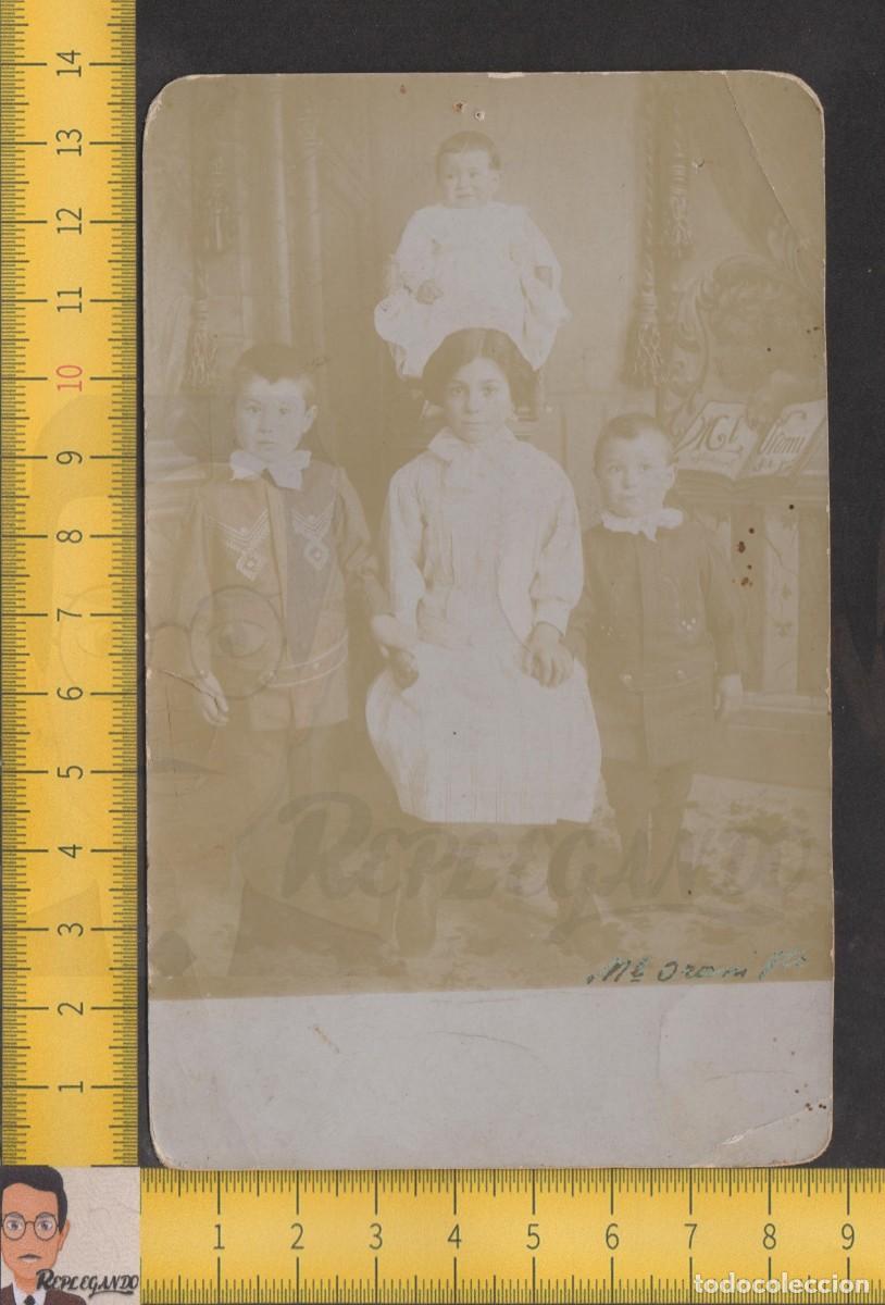 Fotografia antica: CUARTETO DE NI&Ntilde;OS HERMANOS POSANDO - FOTO ANTIGUA ESTUDIO CIRCA 1905 - M. OROM&Iacute;