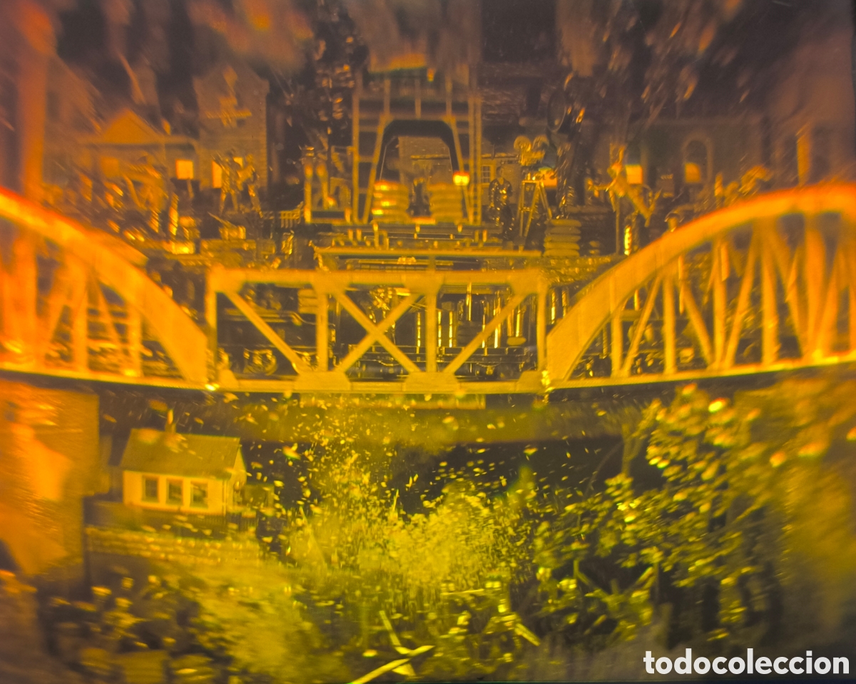 Alte Fotografie: Antiguo holograma de ASEDIO DE LENINGRADO de James Clarabutt en cristal.