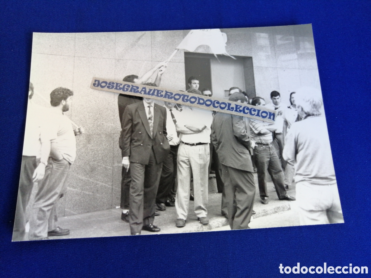 Fotografia antiga: HUELGA GENERAL 28 MAYO A&Ntilde;O 1992 -VALENCIA - SINDICALISTAS -PIQUETES - -EL CORTE INGL&Eacute;S