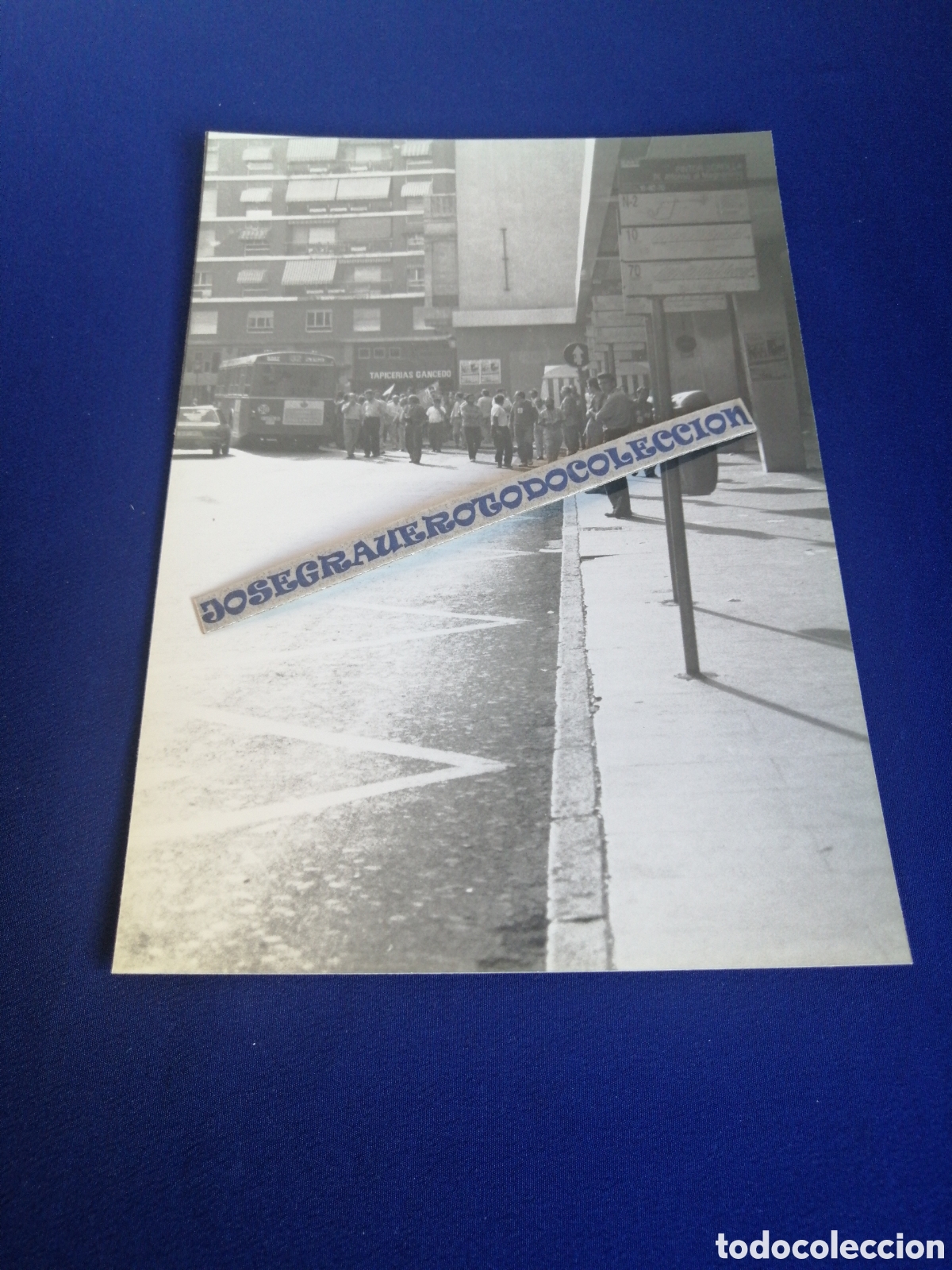 Fotografia antica: HUELGA GENERAL 28 MAYO A&Ntilde;O 1992 SINDICALISTAS -EL CORTE INGL&Eacute;S VALENCIA - AUTOB&Uacute;S EMT 32 -FOTOGRAF&Iacute;A