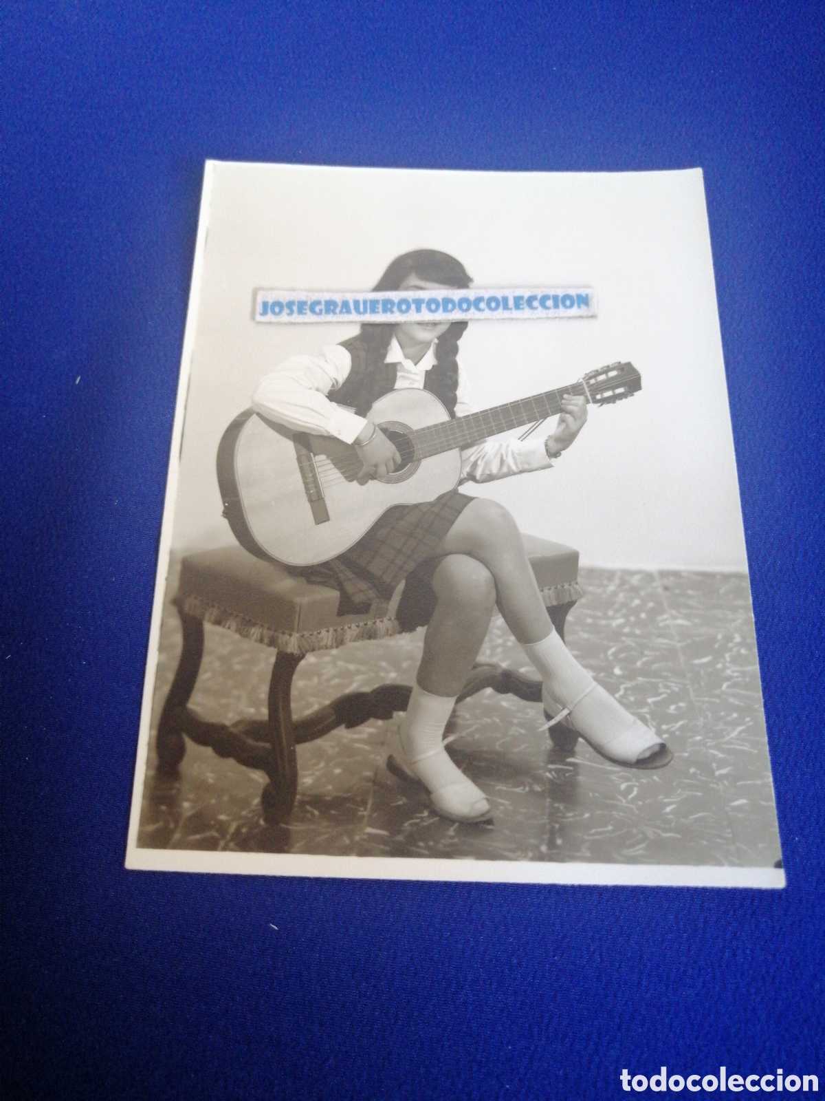 Fotografia antiga: NI&Ntilde;A MODELO TOCANDO LA GUITARRA SELLO FOTOGR&Aacute;FICO ARTE FOTOGR&Aacute;FICO (VALENCIA) FOTOGRAF&Iacute;A ANTIGUA