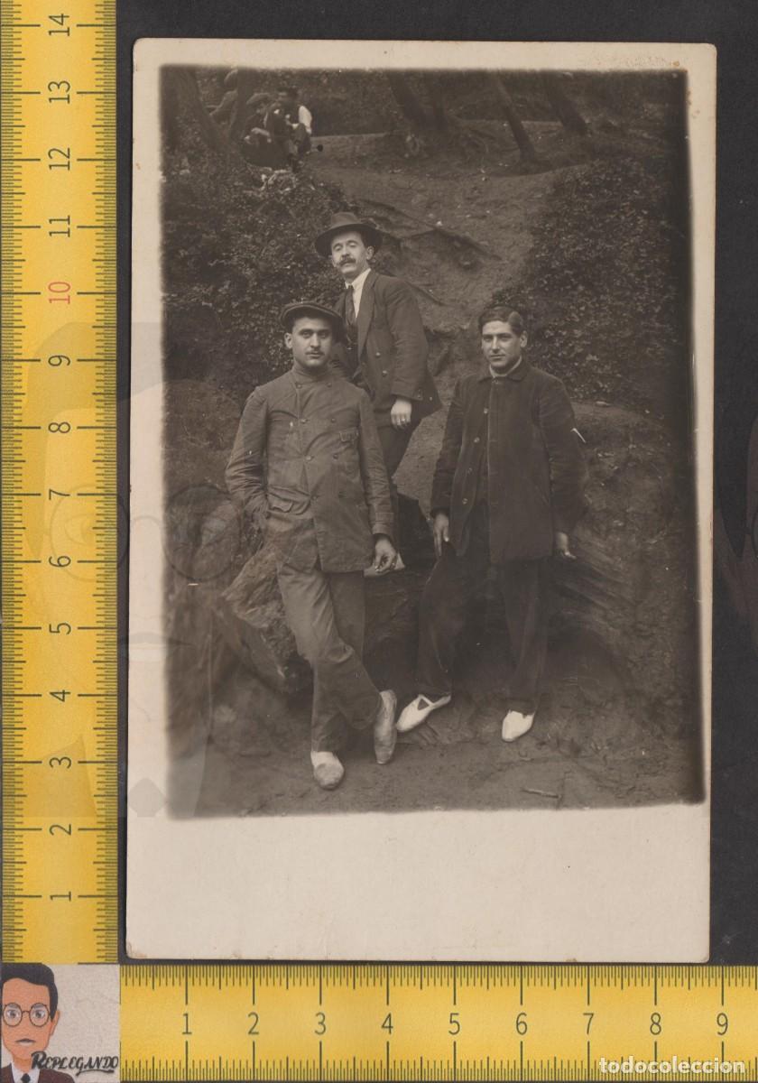 Antique Photography: TR&Iacute;O ELEGANTES GUAPOS HOMBRES POSANDO EN EL BOSQUE - ALPARGATAS - FOTO POSTAL ANTIGUA CIRCA 1915