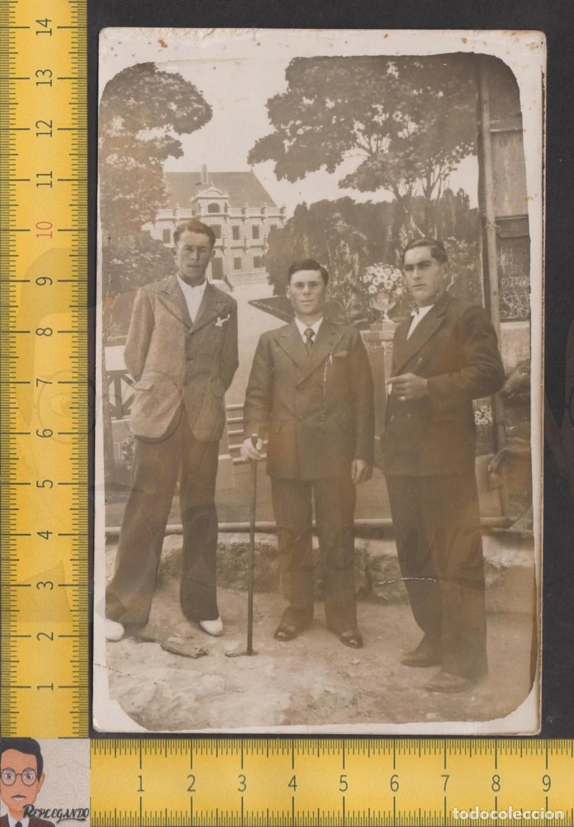 Fotografia antica: TR&Iacute;O ELEGANTES GUAPOS HOMBRES POSANDO DE TRAJE - AMIGOS - FOTO ANTIGUA MINUTERO CIRCA 1920 - ESPA&Ntilde;A