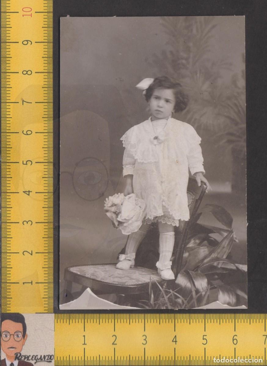 Fotografia antiga: RETRATO SIMP&Aacute;TICA NI&Ntilde;A VESTIDO BLANCO Y LAZO PELO - CLASE ALTA - FOTO ANTIGUA CIRCA 1920 : 001