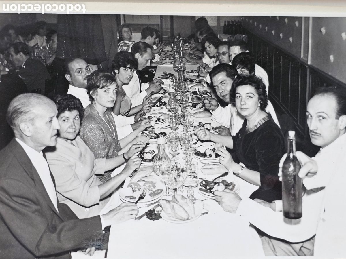 Fotograf&iacute;a antigua: Fotograf&iacute;a de Comida en Restaurante, Fotograf&iacute;a Vives, Ronda Sant Antoni Barcelona 1940s 1950s