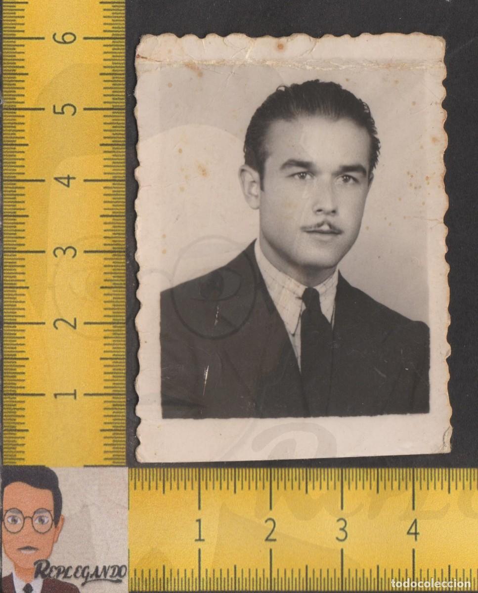 Fotografia antica: RETRATO GUAPO HOMBRE CHICO JOVEN BIGOTE FINO PELO REPEINADO &ndash; FOTO ANTIGUA A&Ntilde;OS 40/50 - LGTB ESPA&Ntilde;A