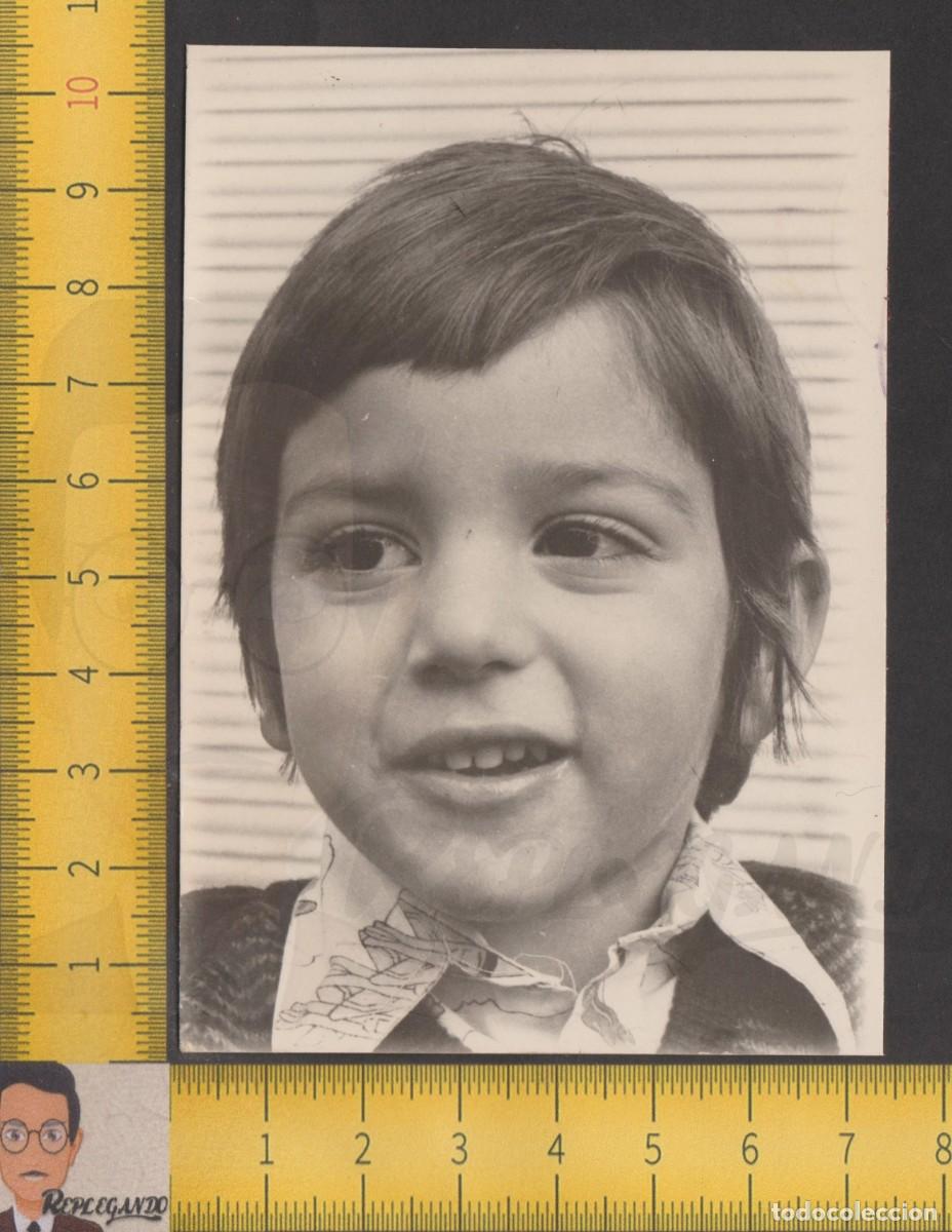 Alte Fotografie: RETRATO SIMP&Aacute;TICO NI&Ntilde;O GRANDES OJOS NEGROS SONRISA FELIZ - FOTO ANTIGUA A&Ntilde;OS 50/60 - INFANCIA ESPA&Ntilde;A