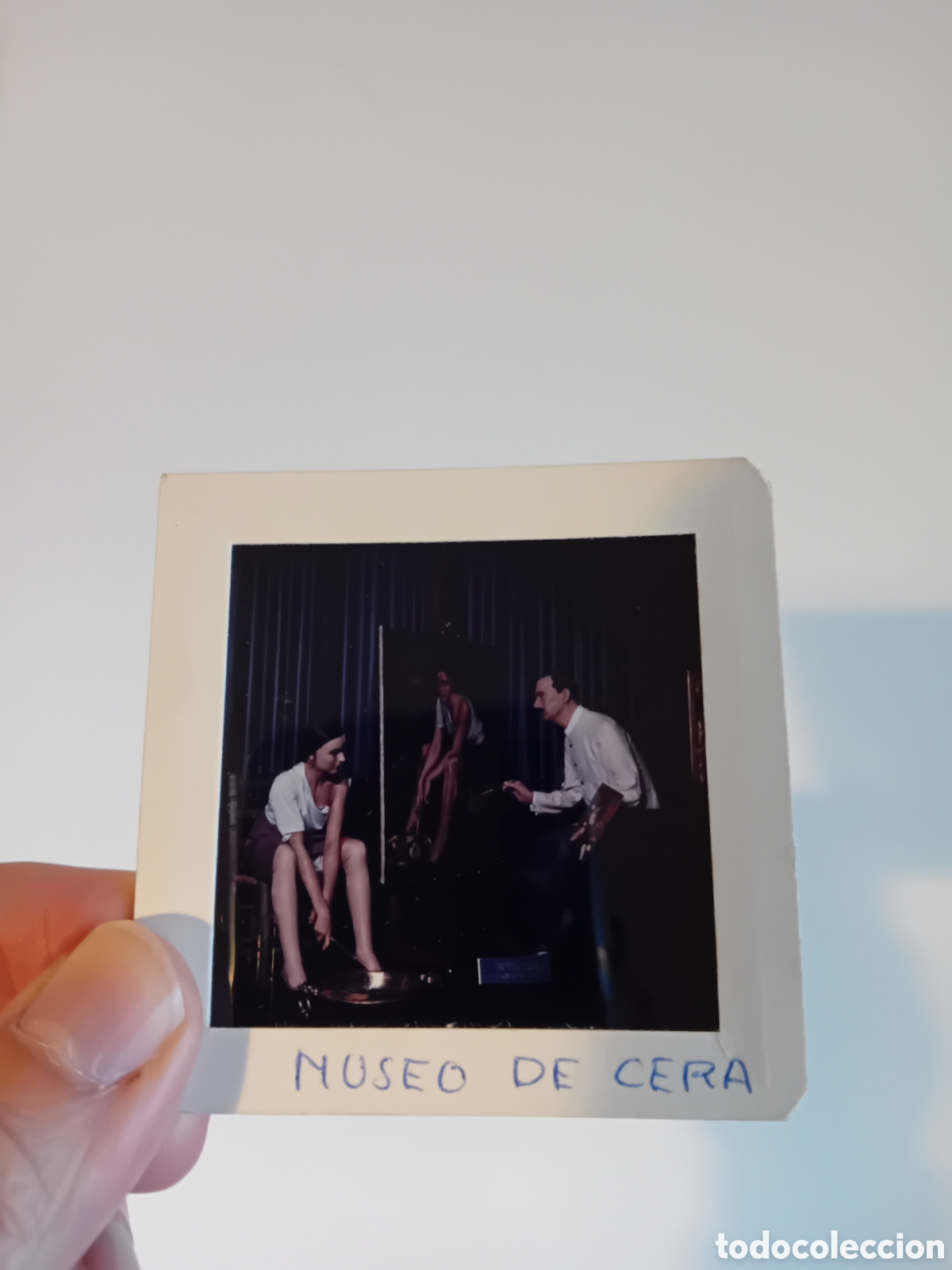 Fotografia antica: DIAPOSITIVA MEDIO FORMATO DE FIGURA JULIO ROMERO DE TORRES EN MUSEO DE CERA DE MADRID. A&Ntilde;OS 70