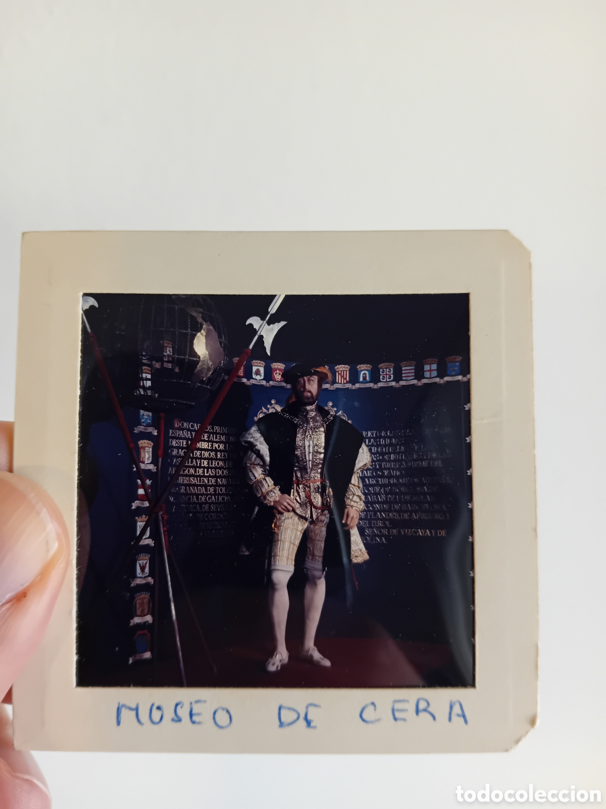 Fotografia antica: DIAPOSITIVA MEDIO FORMATO DE FIGURA REY CARLOS I EN MUSEO DE CERA DE MADRID. A&Ntilde;OS 70