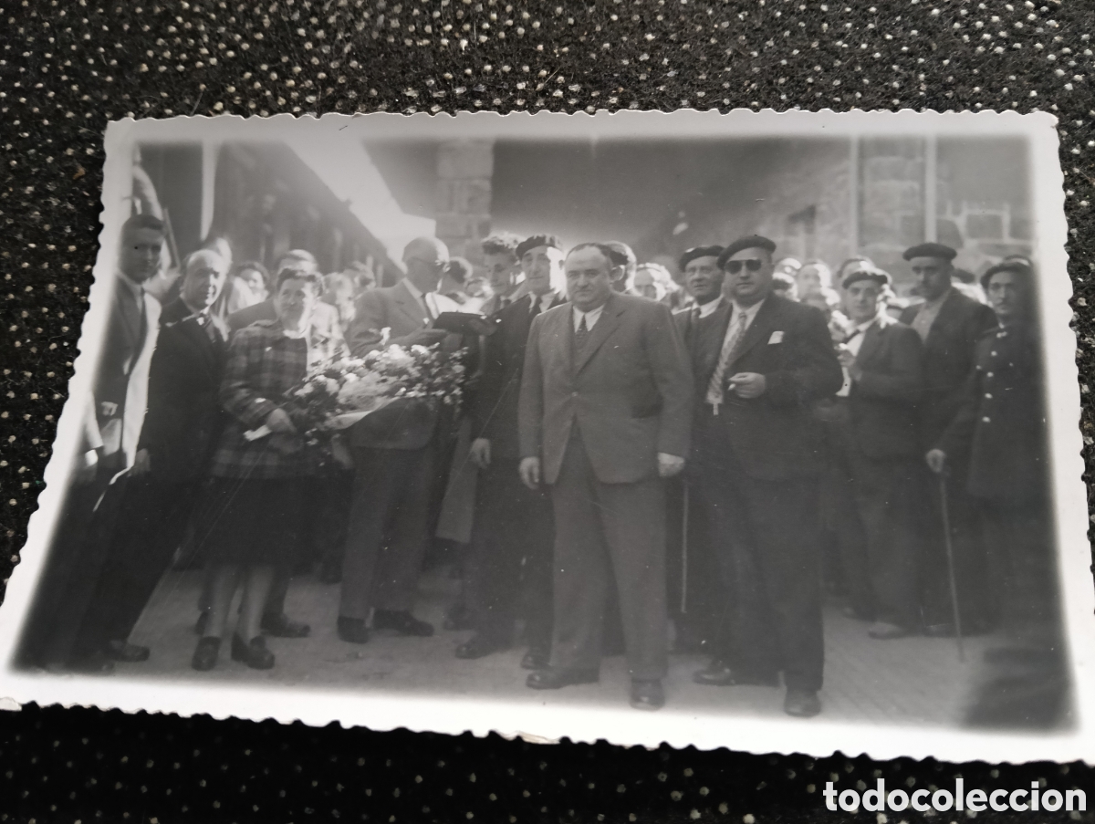 Fotograf&iacute;a antigua: Fiestas de Zumarraga con el Se&ntilde;or Alcalde Don Juan Unanue Andueza a&ntilde;os 50