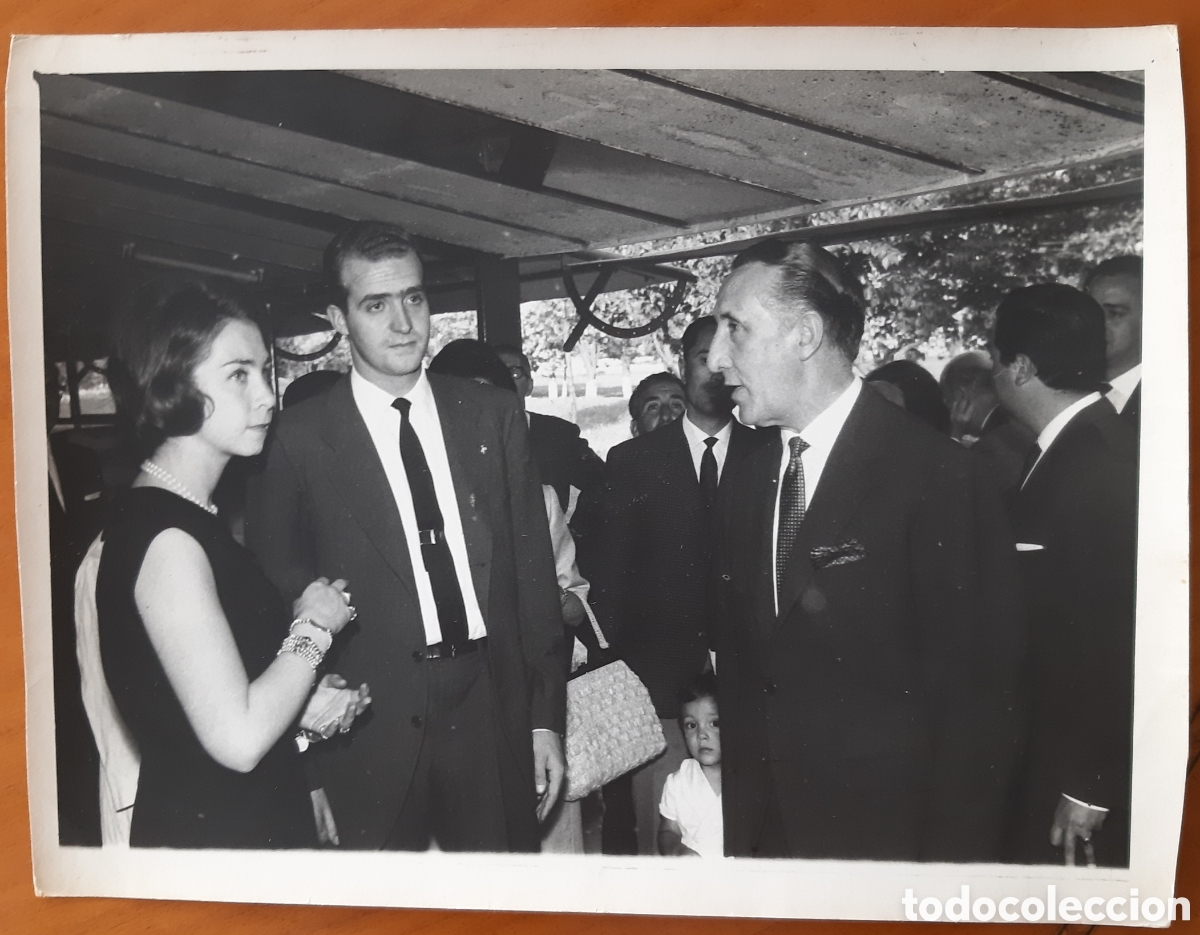 Fotograf&iacute;a antigua: Valladolid fotograf&iacute;a poeta Jos&eacute; Mar&iacute;a Luelmo con los reyes de Espa&ntilde;a. A&ntilde;os 60-70. Fot&oacute;grafo Velasco