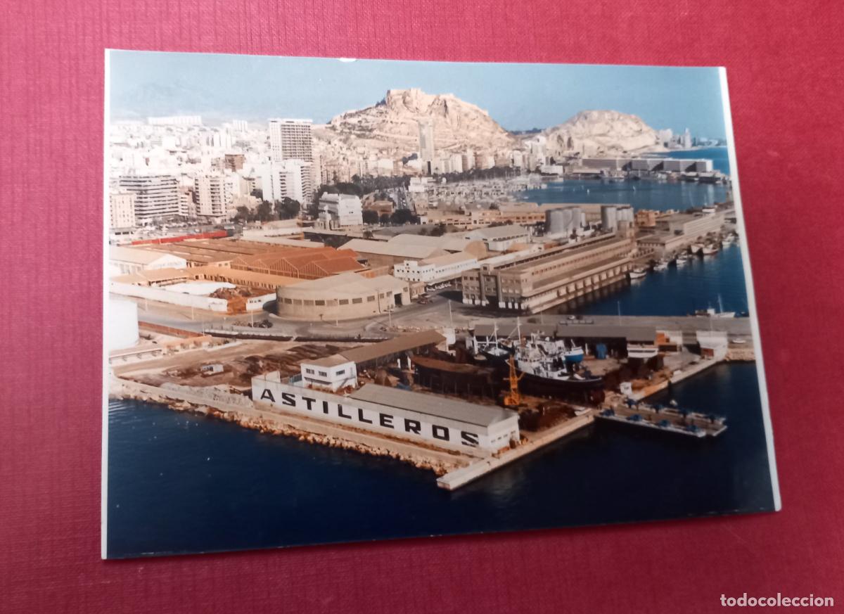 Fotograf&iacute;a antigua: Foto Astilleros del puerto de Alicante. a&ntilde;os 70 aprox. Mide 17x 13cm.