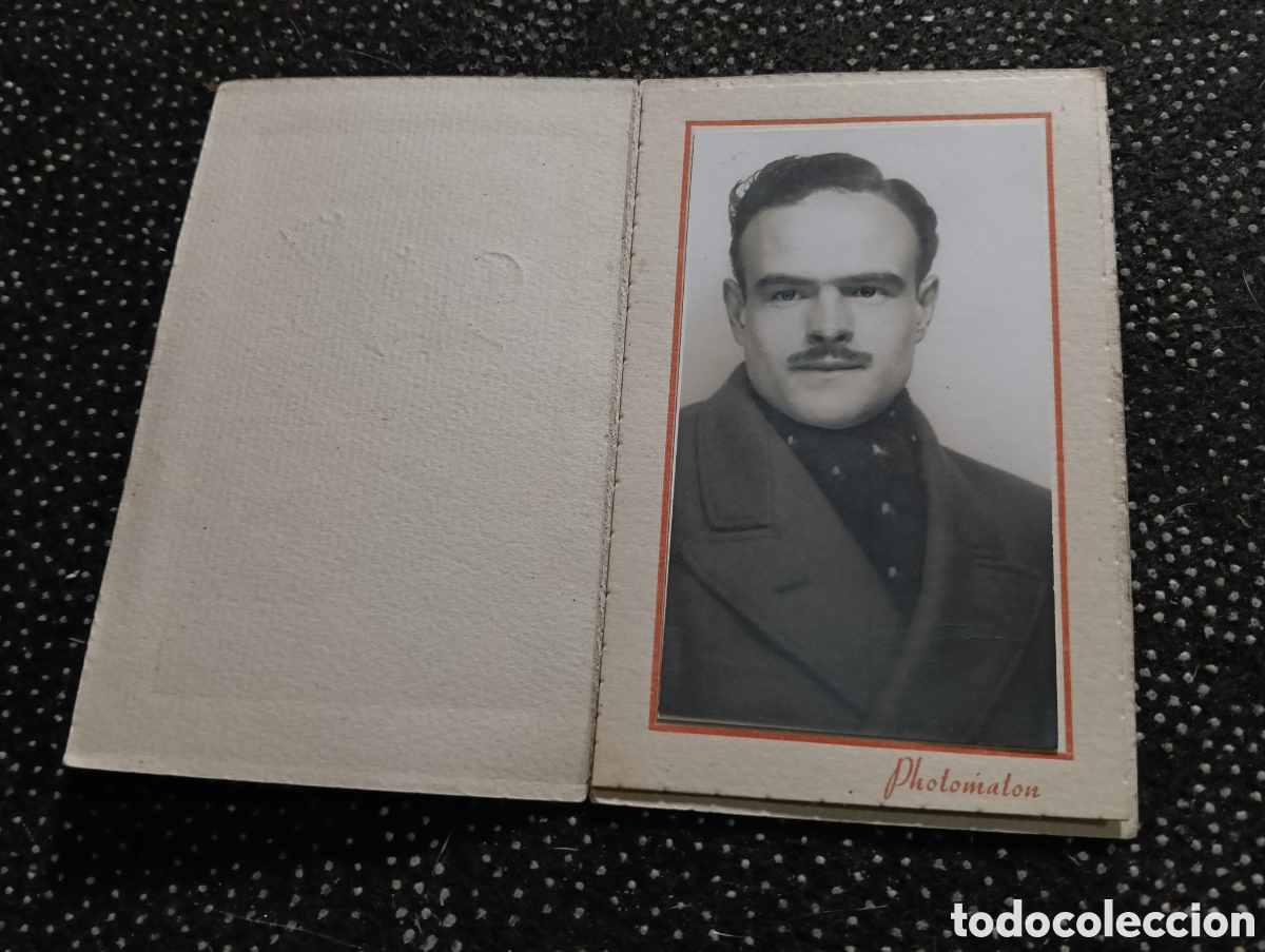Fotograf&iacute;a antigua: Fotograf&iacute;a de un joven en1952 tama&ntilde;o carnet