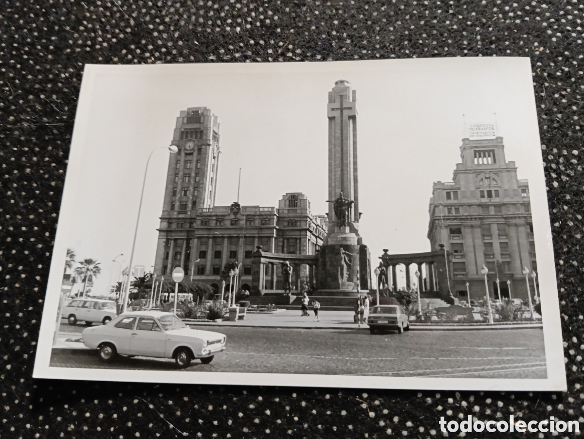 Fotograf&iacute;a antigua: SANTA CRUZ DE TENERIFE-EL CABILDO INSULAR Y MONUMENTO A LOS CAIDOS