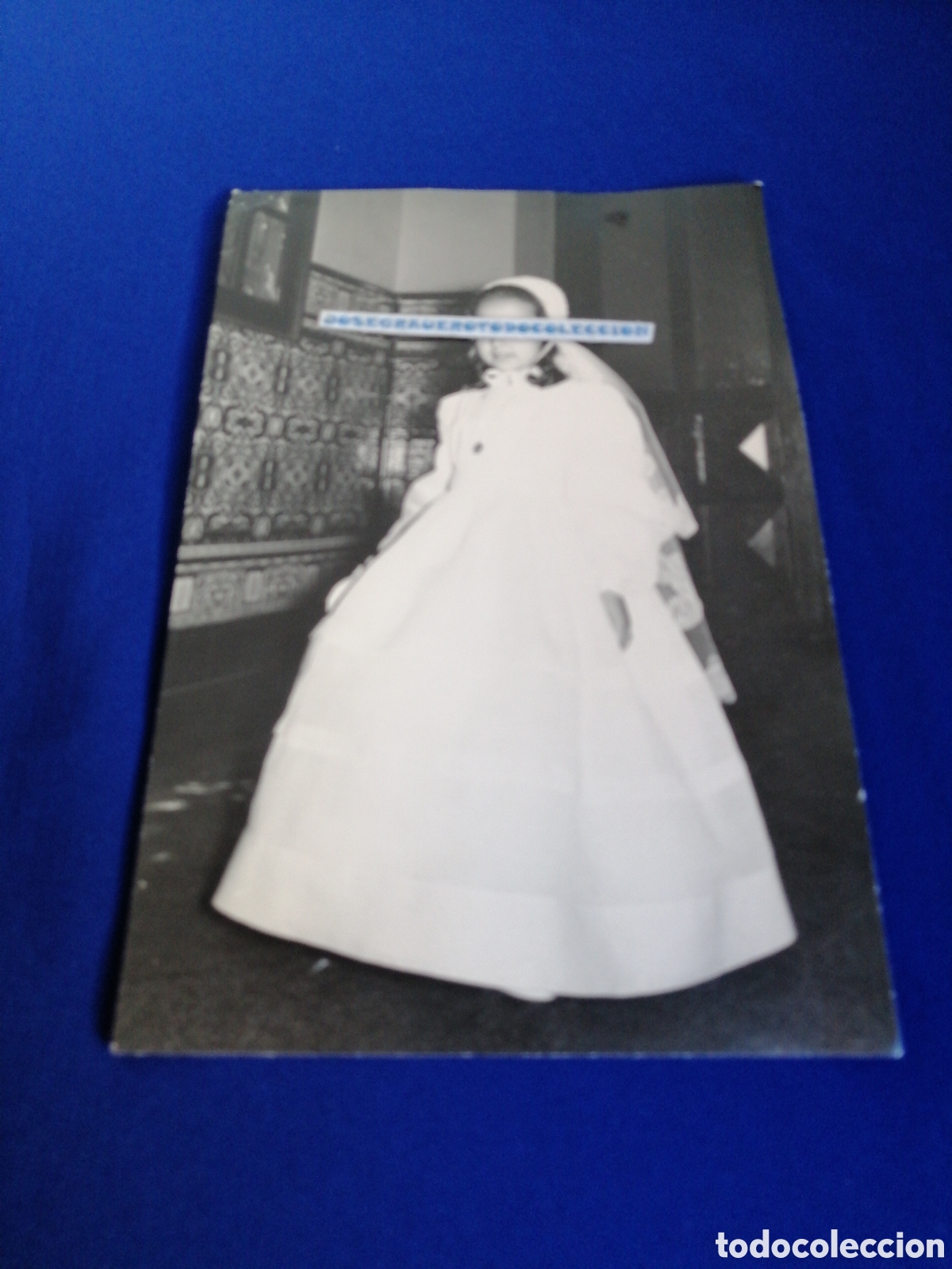 Fotografia antiga: COMUNI&Oacute;N NI&Ntilde;A POSANDO SELLO FOTOGR&Aacute;FICO 1959 F. P&Eacute;REZ APARISI (VALENCIA) FOTOANTIGUA SIGLO PASADO