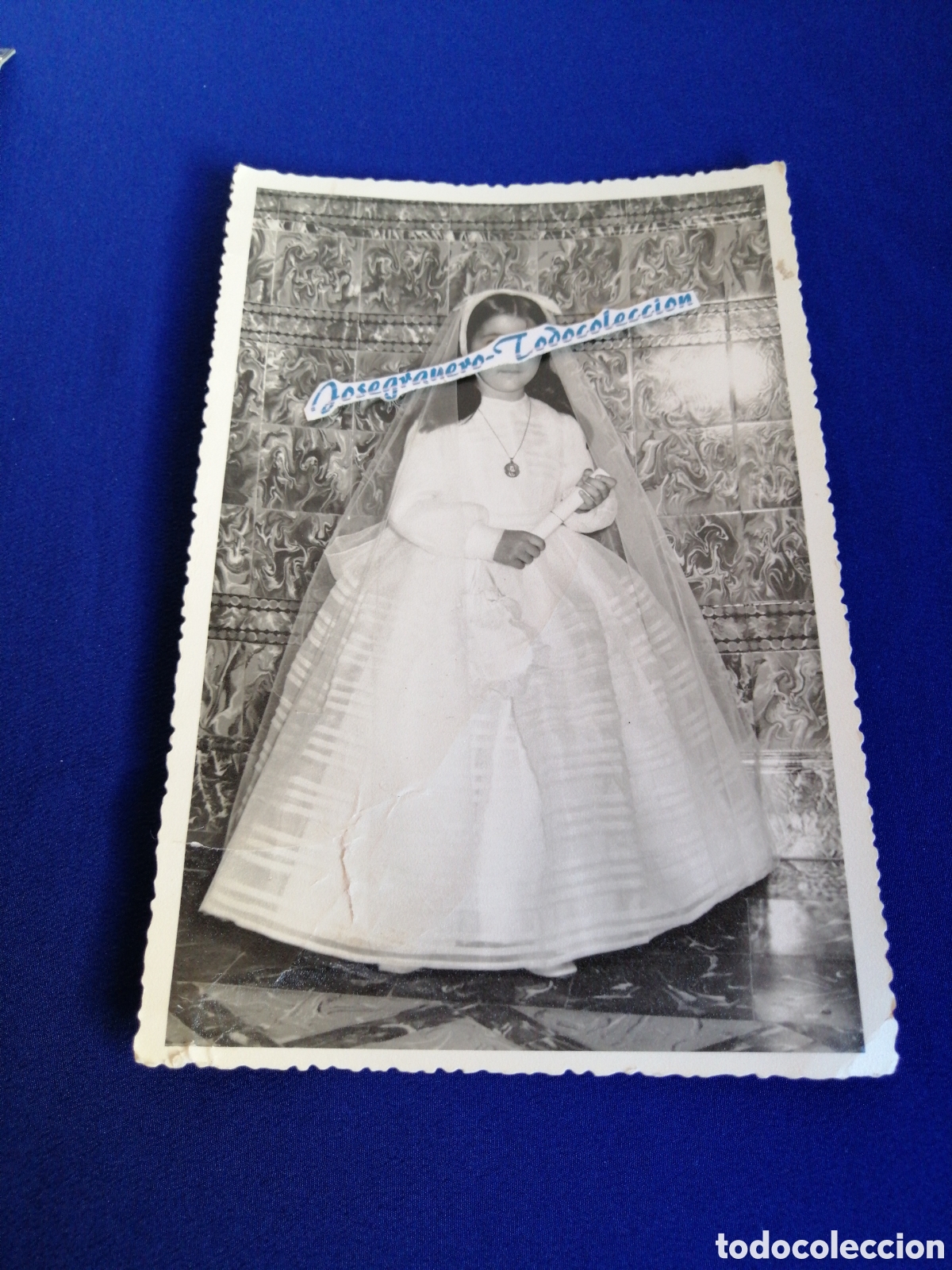 Fotografia antiga: COMUNI&Oacute;N NI&Ntilde;A MODELO POSANDO 1966 SELLO FOTOGR&Aacute;FICO R. P&Eacute;REZ DE LUC&Iacute;A (VALENCIA) FOTOGRAF&Iacute;A ANTIGUA