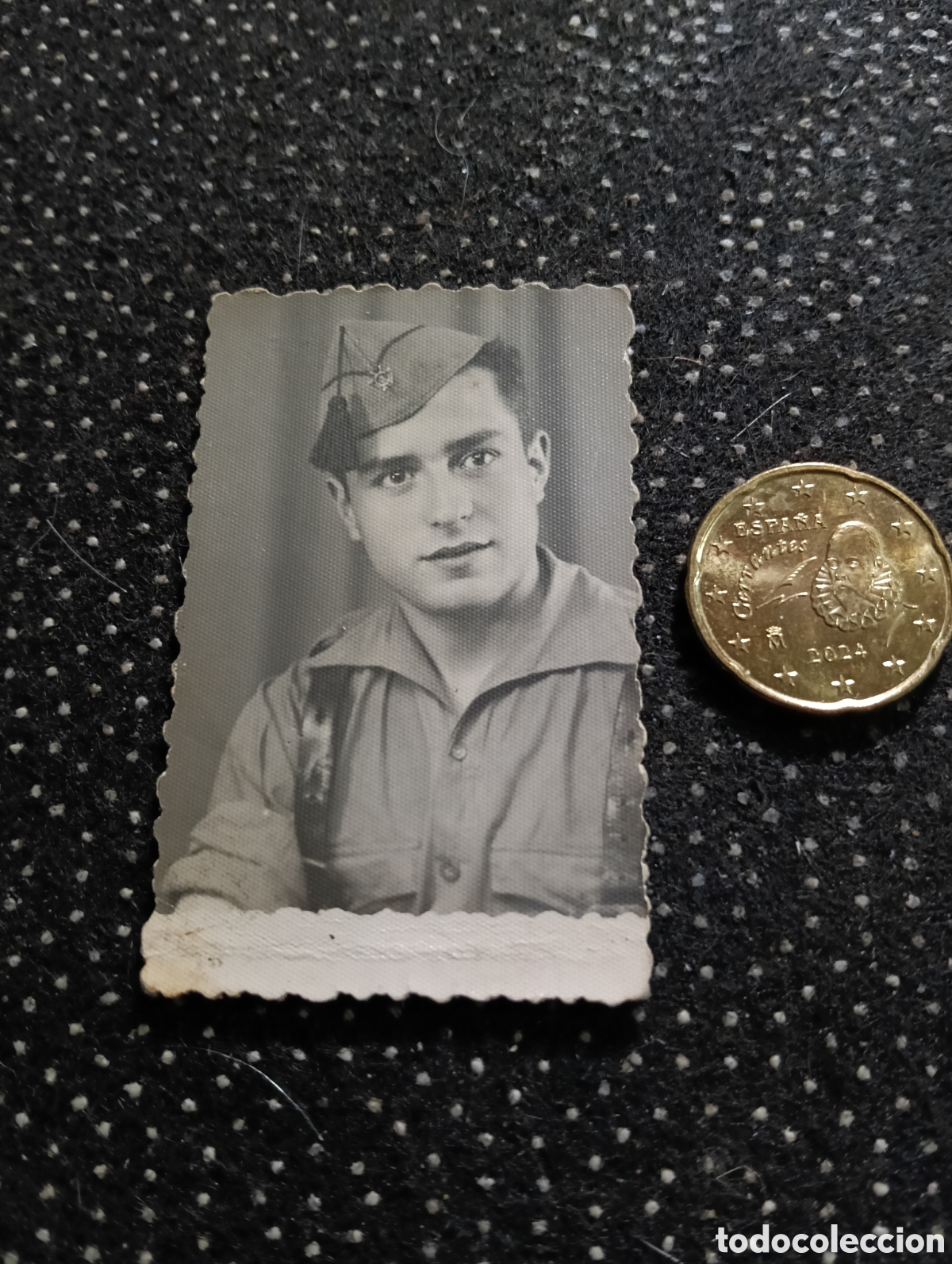 Fotograf&iacute;a antigua: Fotograf&iacute;a tama&ntilde;o carnet de un soldado a&ntilde;os 40