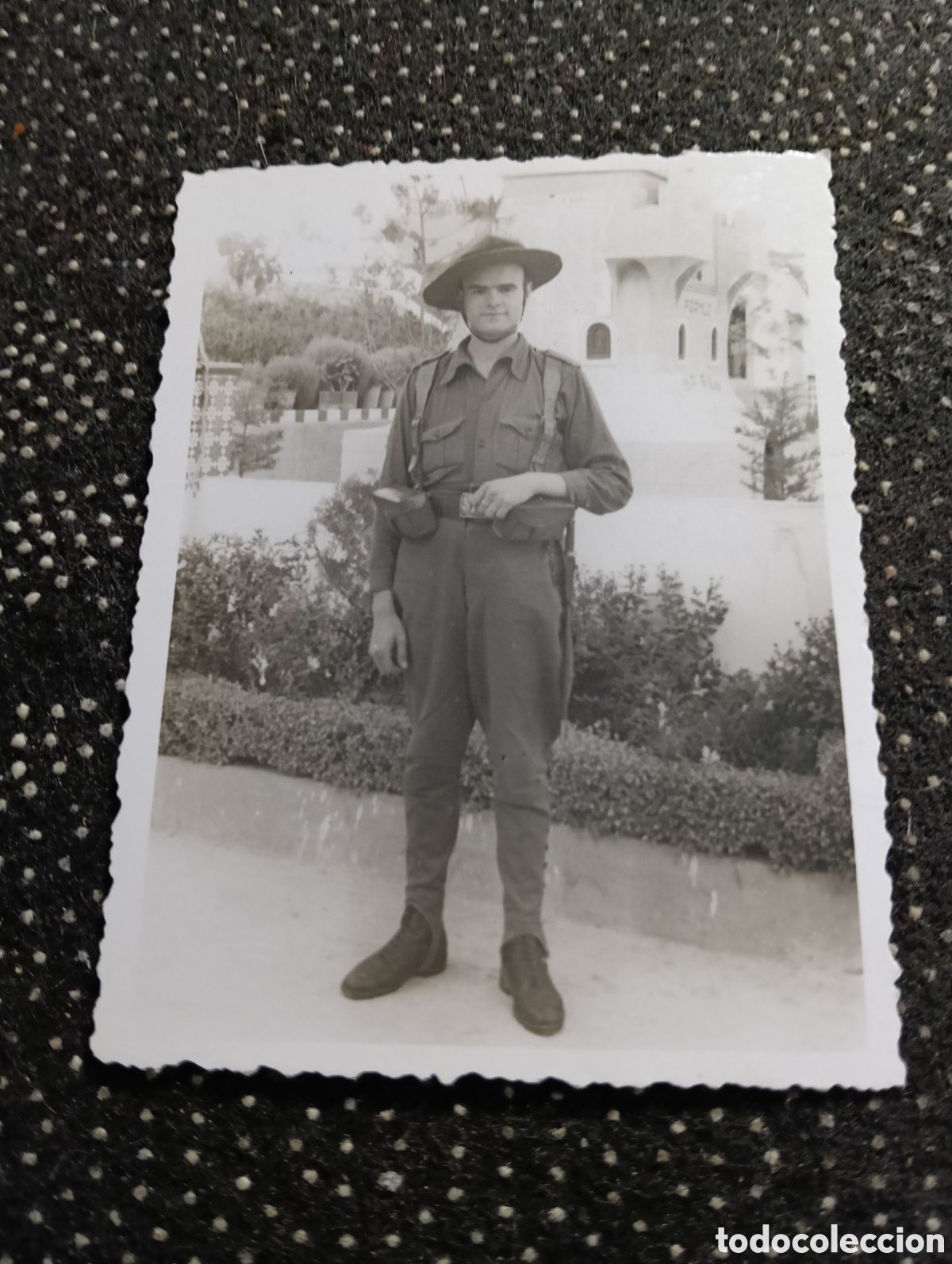 Fotograf&iacute;a antigua: Fotograf&iacute;a de un soldado haciendo la mili en 1942