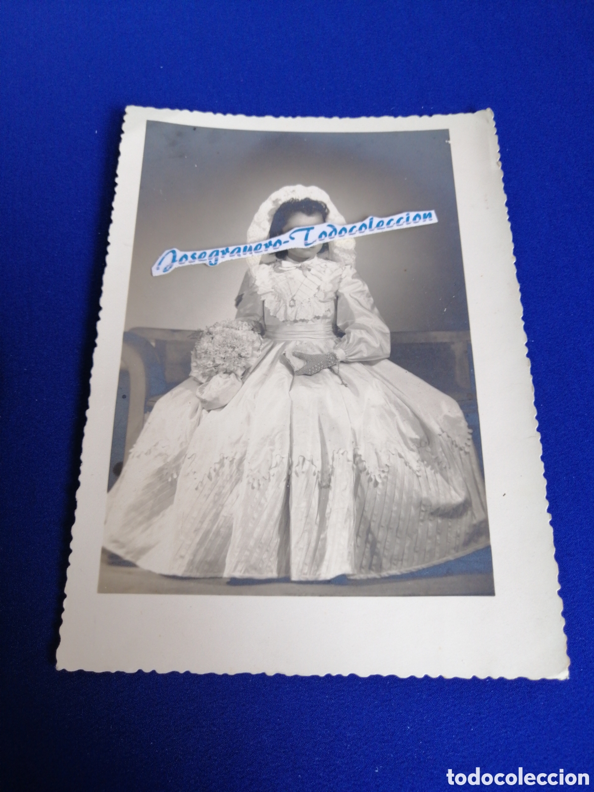 Fotografia antica: COMUNI&Oacute;N NI&Ntilde;A MODELO POSANDO FOTOGRAF&Iacute;A ANTIGUA SIGLO PASADO SELLO FOTOGR&Aacute;FICO VALENCIA