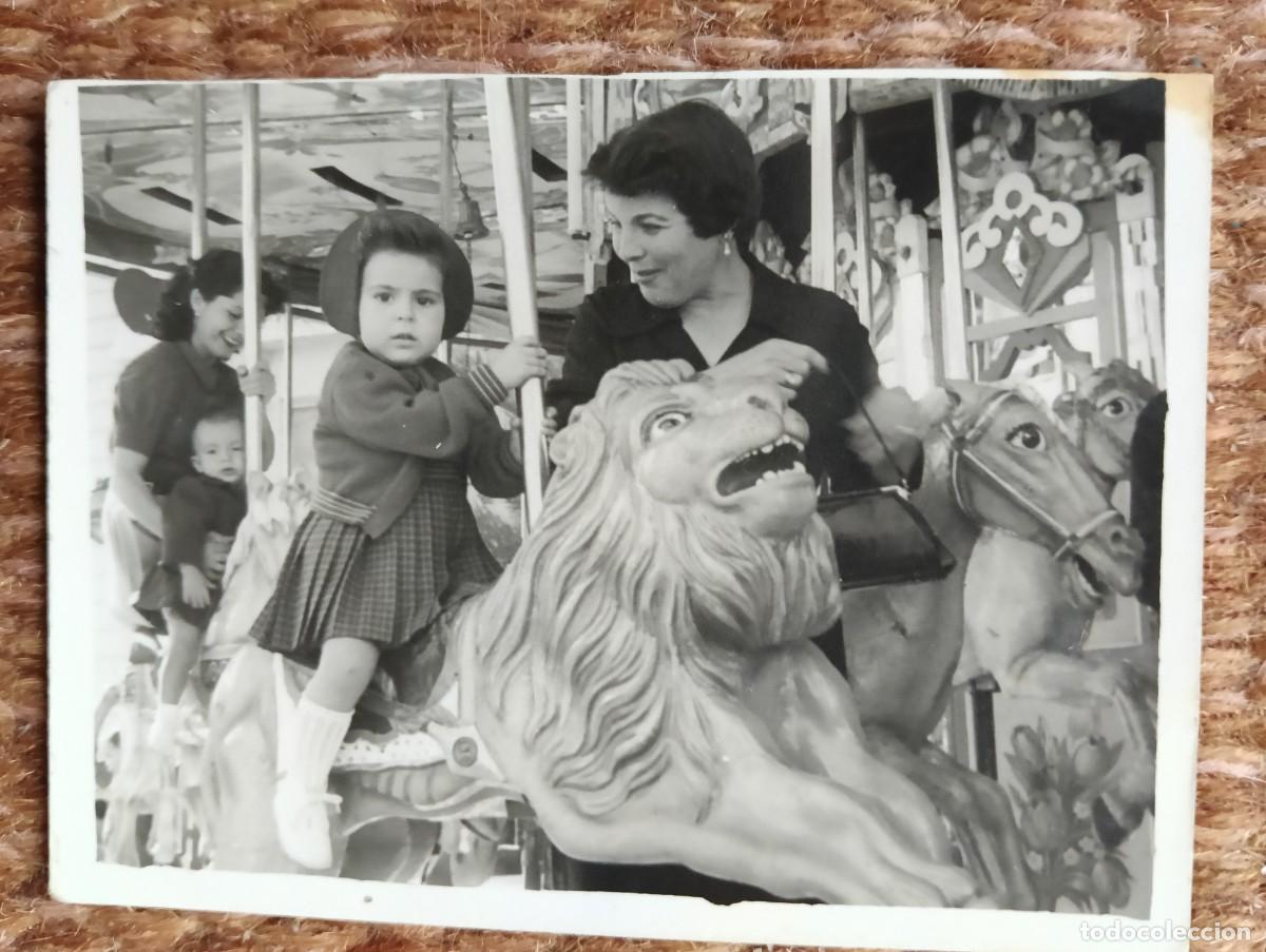 Fotografia antiga: ALICANTE - EN LA FERIA - FOTO MANUEL ESPI - FOTOGRAFO MINUTERO