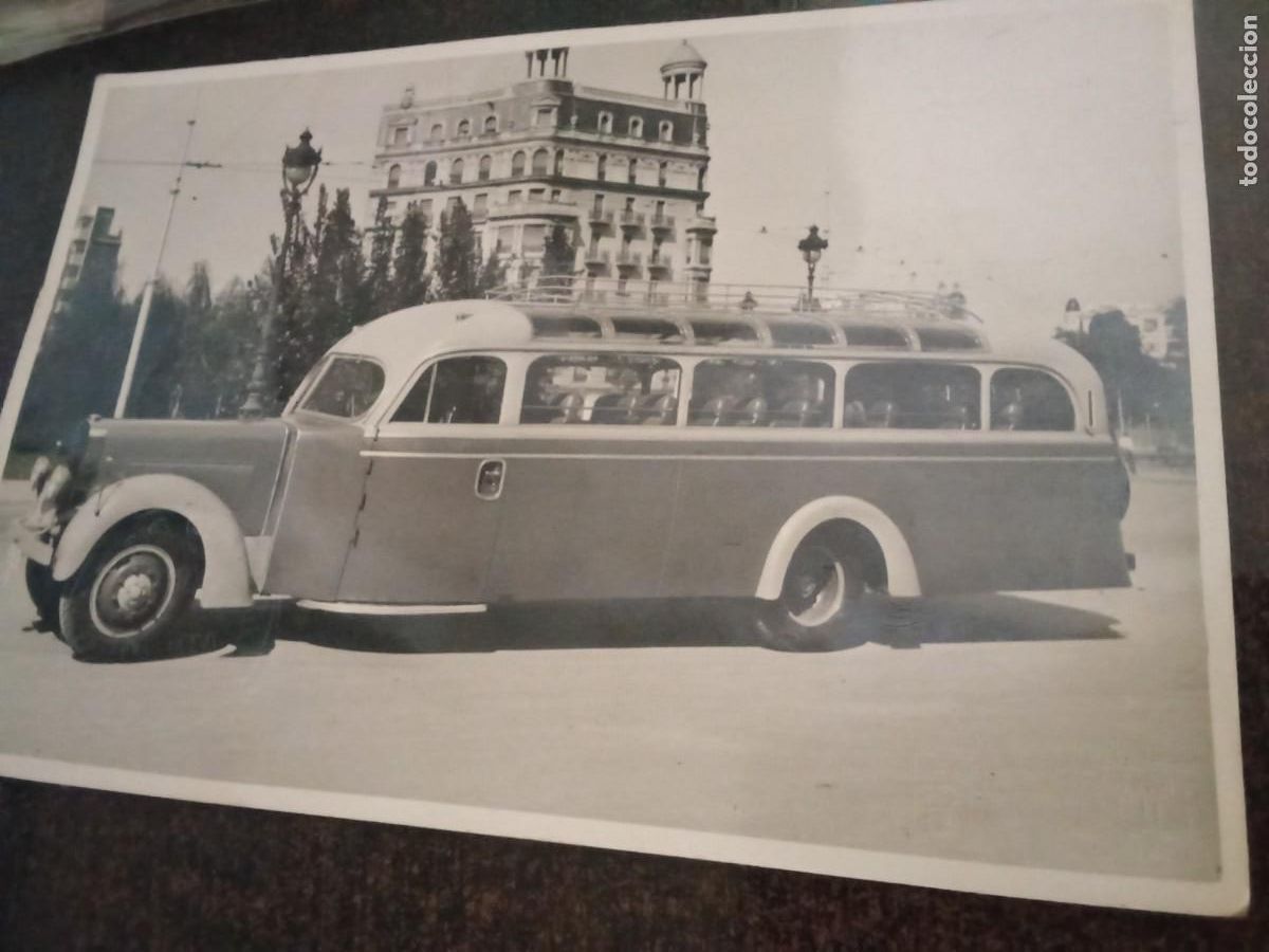 Fotograf&iacute;a antigua: Autoomnibus Oliveras.L ' Hospitalet.