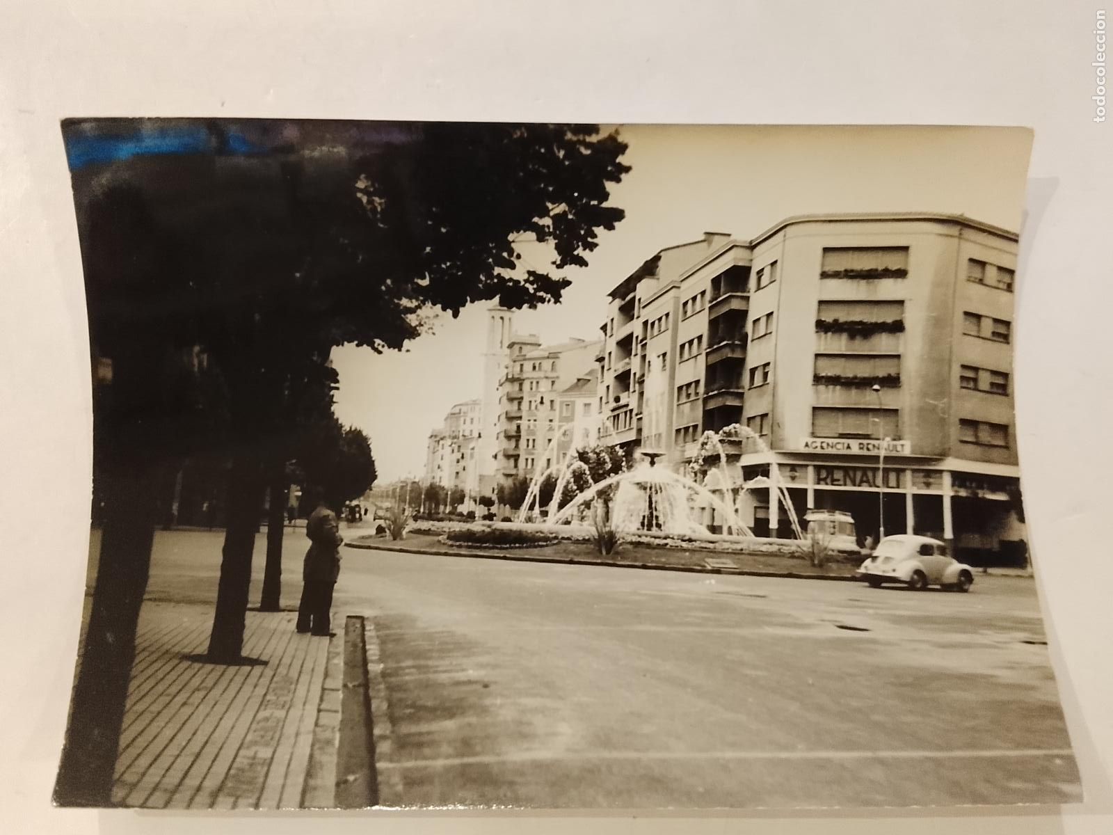 Fotografia antiga: PAMPLONA - AGENCIA COCHES RENAULT - FOTOGRAFIA ANTIGUA -(K-15.262)