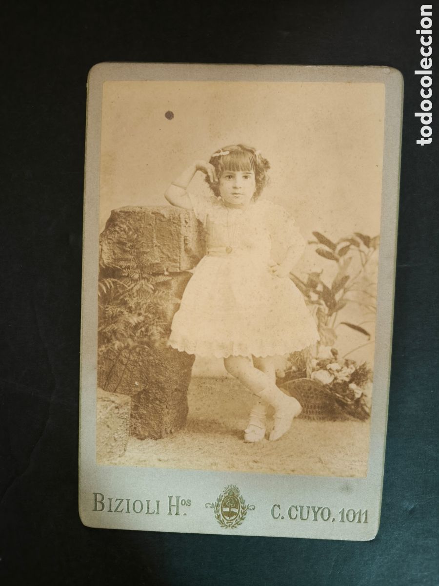 Fotograf&iacute;a antigua: Fotograf&iacute;a antigua tama&ntilde;o gabinete. Brizoli. Buenos Aires, finales s. XIX. Argentina.