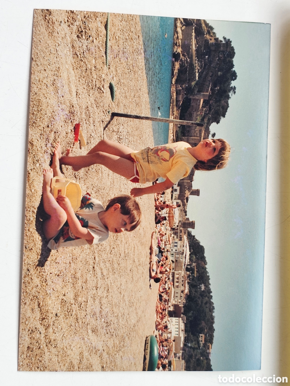Fotograf&iacute;a antigua: Fant&aacute;stica fotograf&iacute;a de Tossa de Mar Ni&ntilde;os en la playa 1960s 1980s