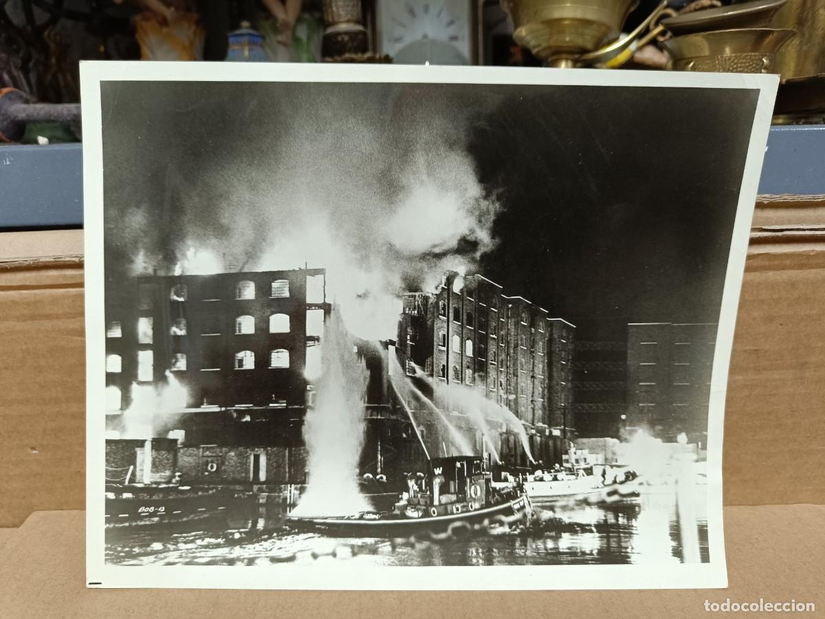 Fotograf&iacute;a antigua: ANTIGUA FOTO, INCENDIO CON BOMBEROS, A IDENTIFICAR -P21