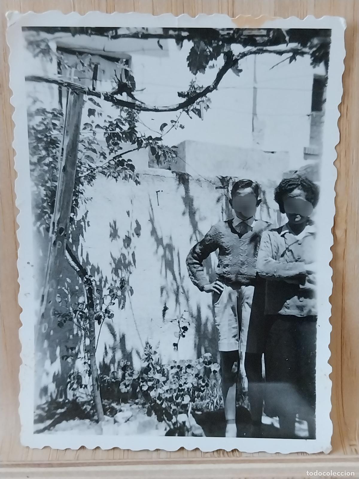 Fotograf&iacute;a antigua: MADRE HIJO PARRA PATIO FOTO ORIGINAL PARTICULAR 6.2X8.3CMS A&Ntilde;OS 50