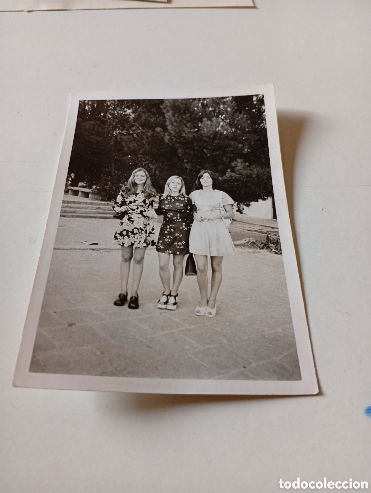 Fotograf&iacute;a antigua: Fotograf&iacute;a tres chicas j&oacute;venes