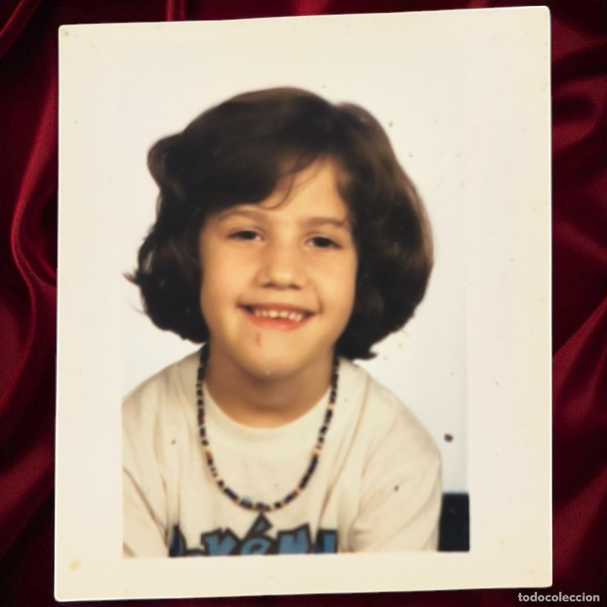 Fotograf&iacute;a antigua: Antigua Foto de Carnet de Ni&ntilde;a Sonriendo