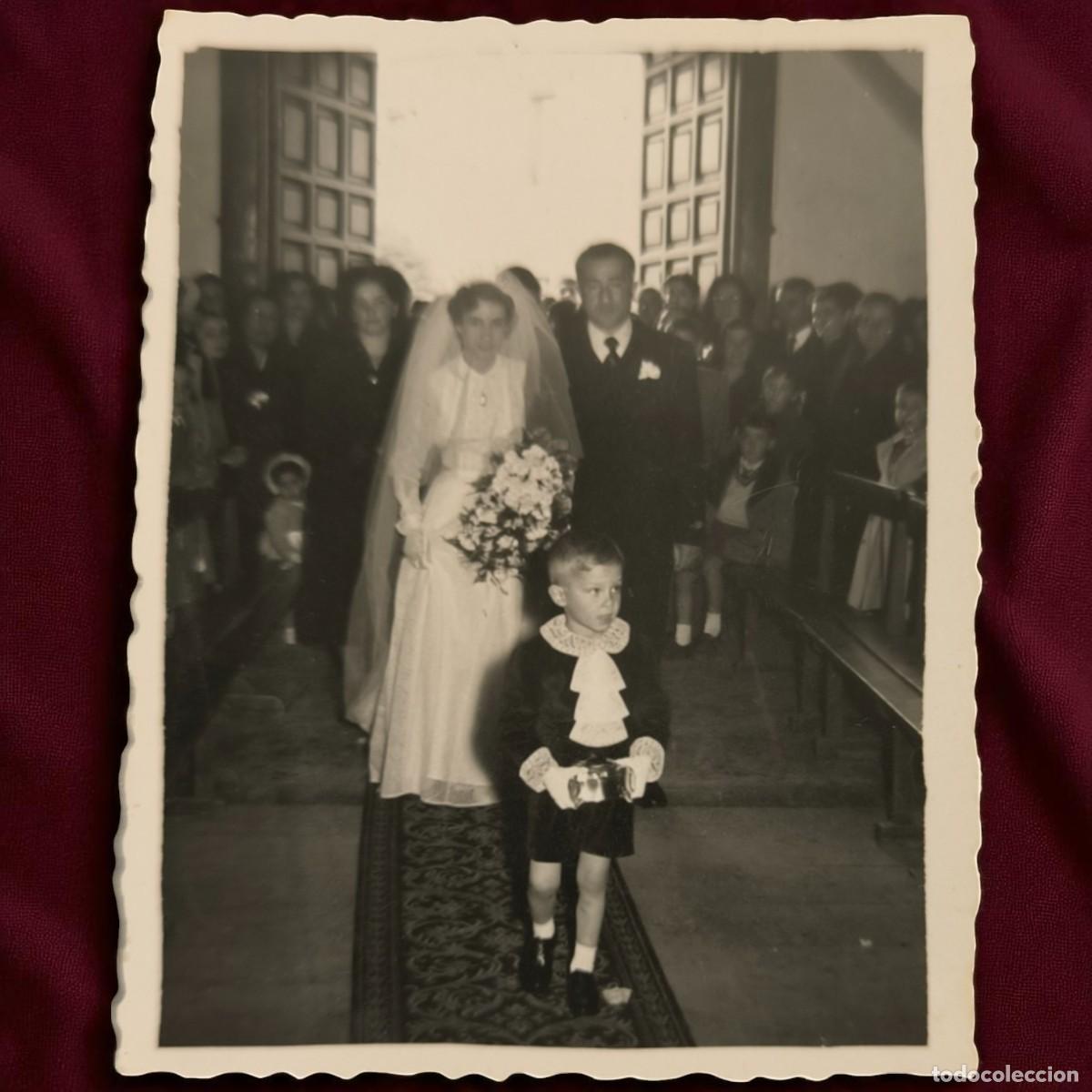 Fotografia antica: Antigua Fotograf&iacute;a De Boda &ndash; A&ntilde;o 1956 &ndash; Belleza Cl&aacute;sica Con Bordes Troquelados
